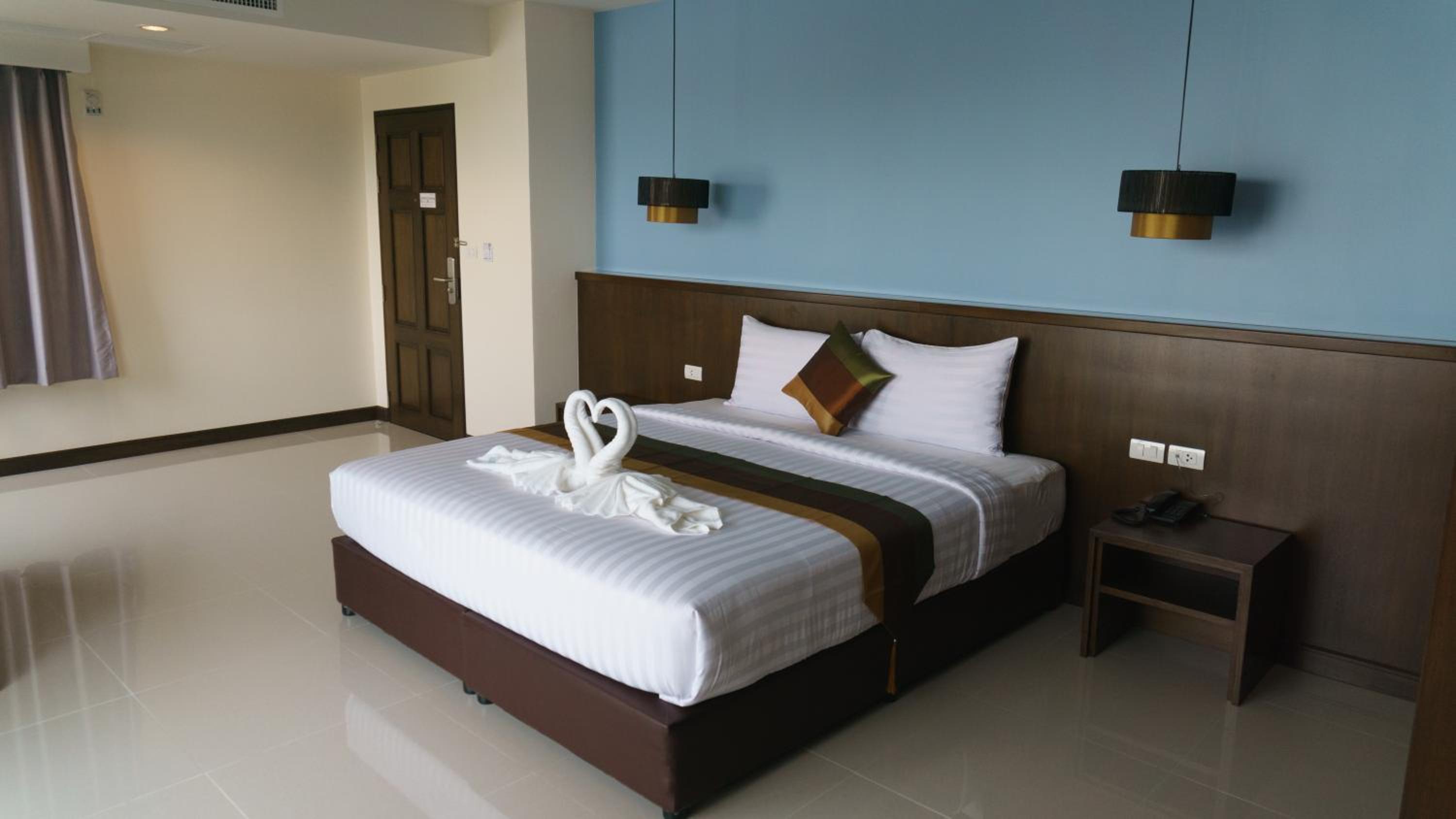 Deluxe Double Room - Photo 8