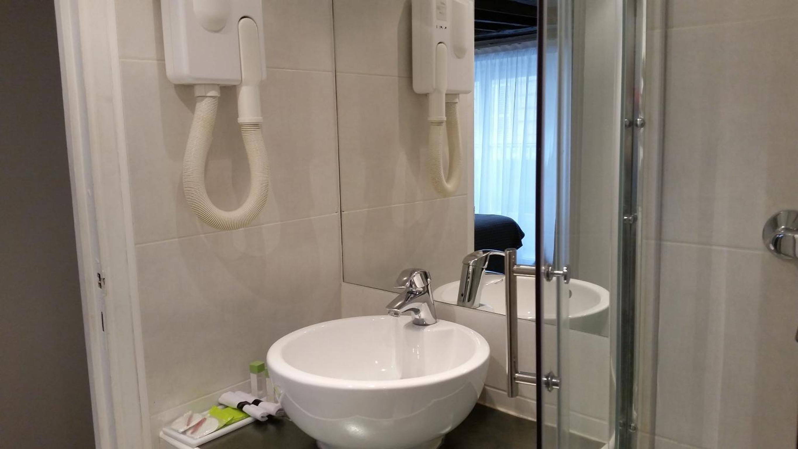 Double Room With Shower photo 2
