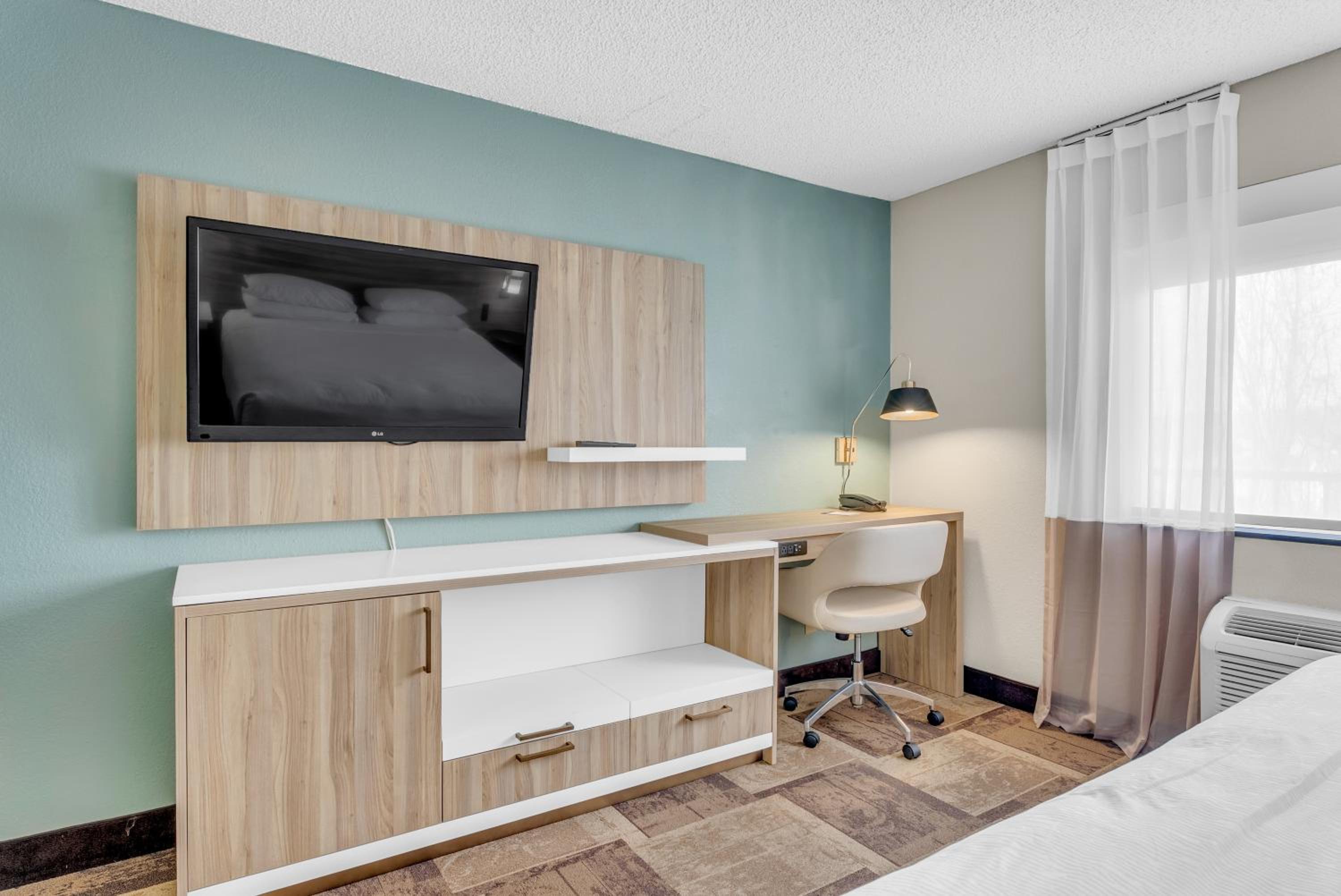 King One-Bedroom Executive Suite, Non-Smoking - Photo 5