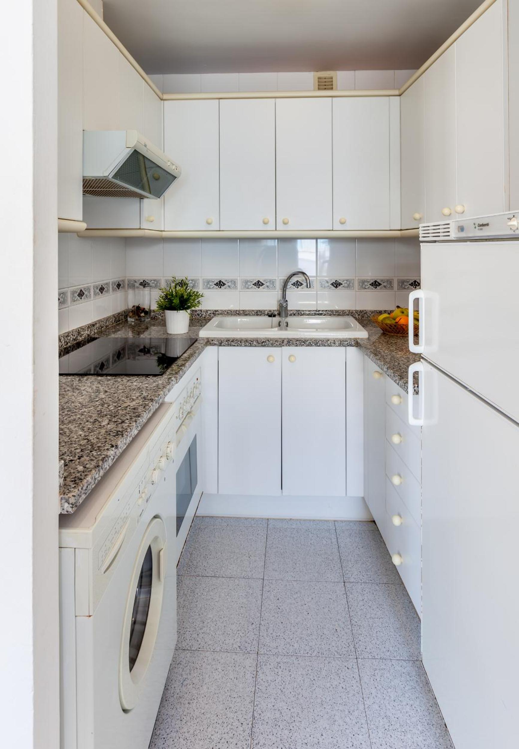 One-Bedroom Apartment with Balcony photo 3