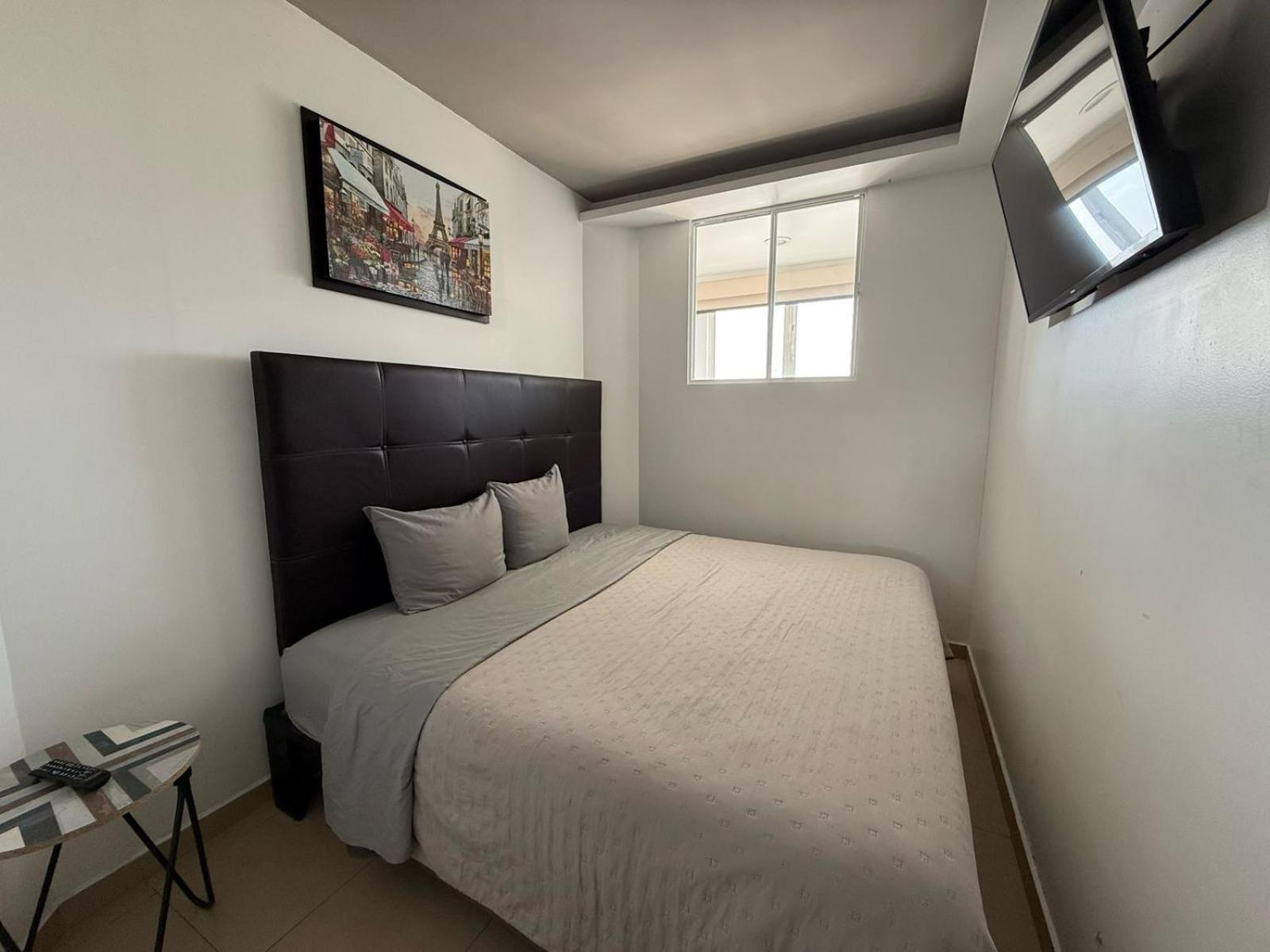 One-Bedroom Apartment photo 1