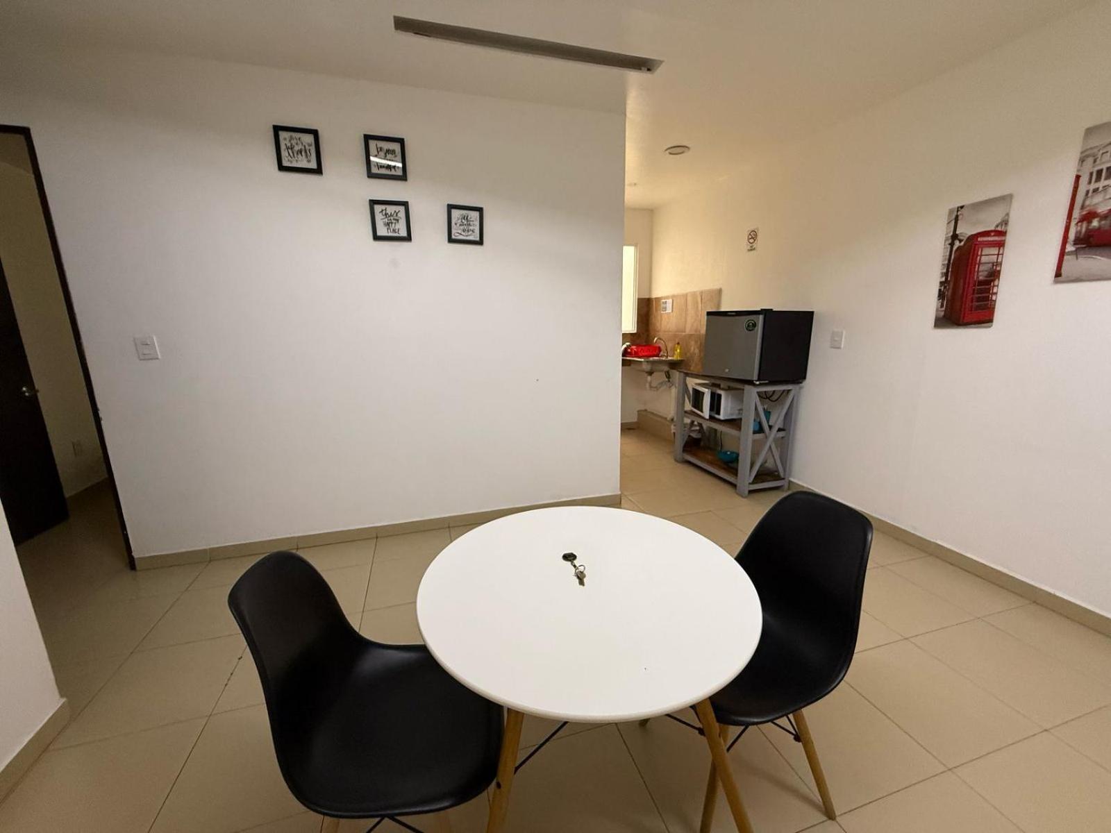 One-Bedroom Apartment photo 1