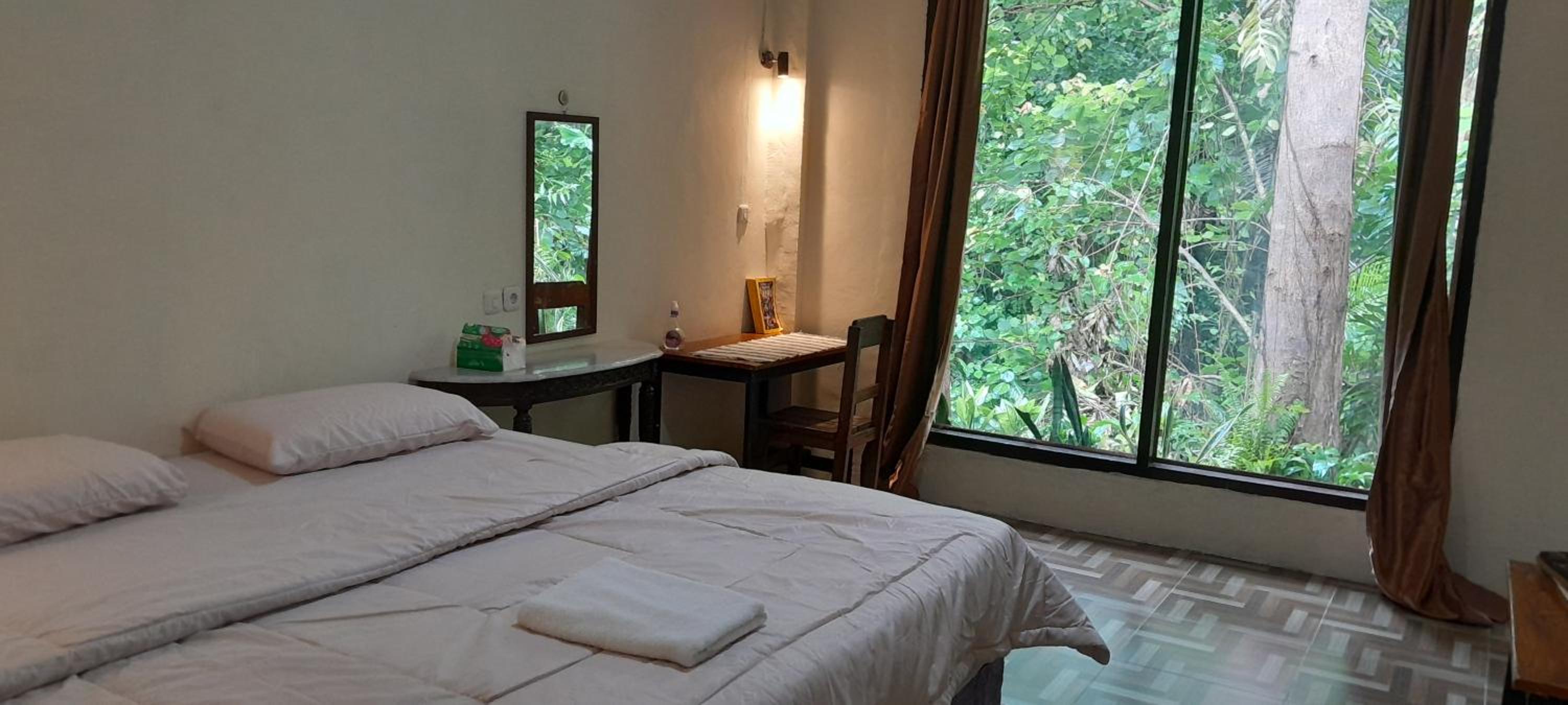 Double Room with Patio photo 1