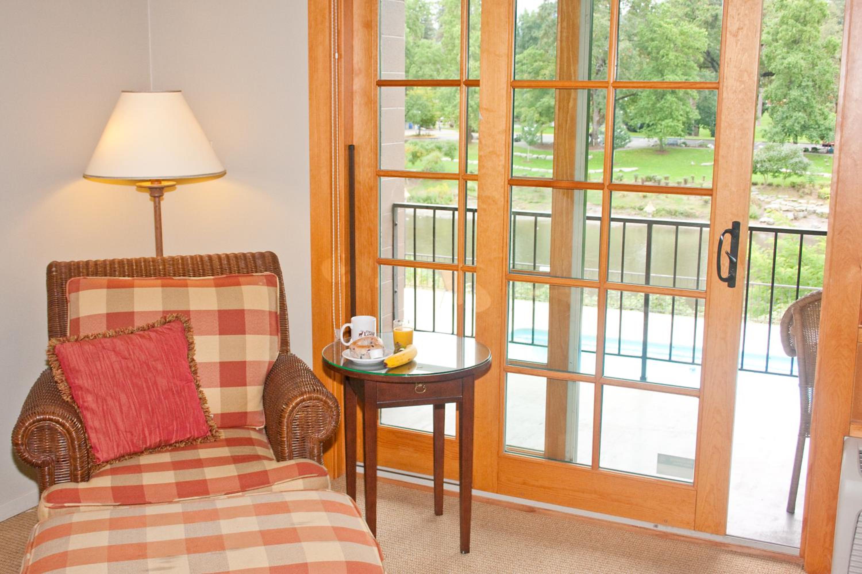 Deluxe King Room photo 1