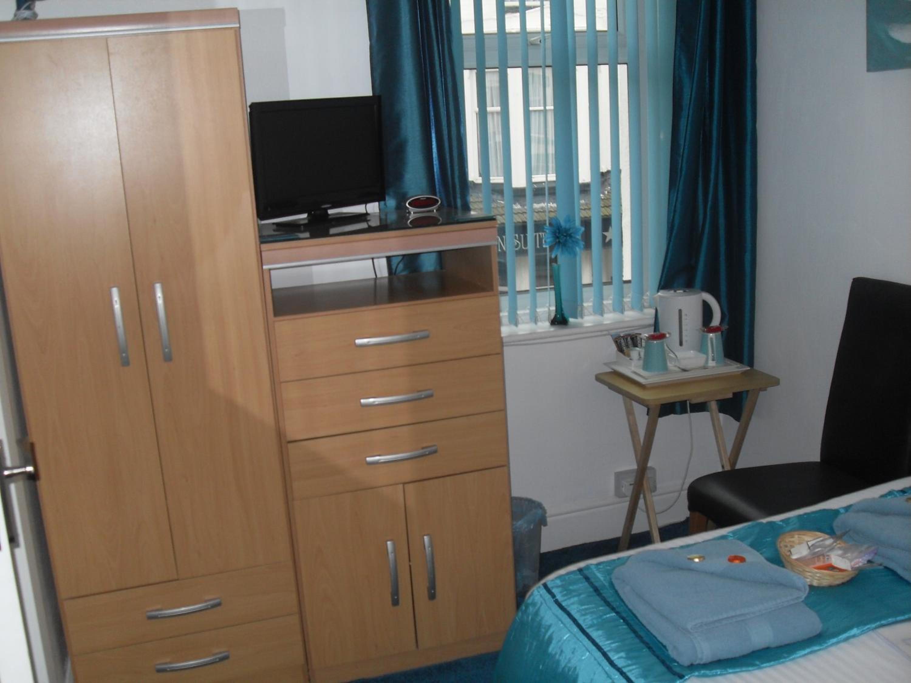 Double Room - Photo 16