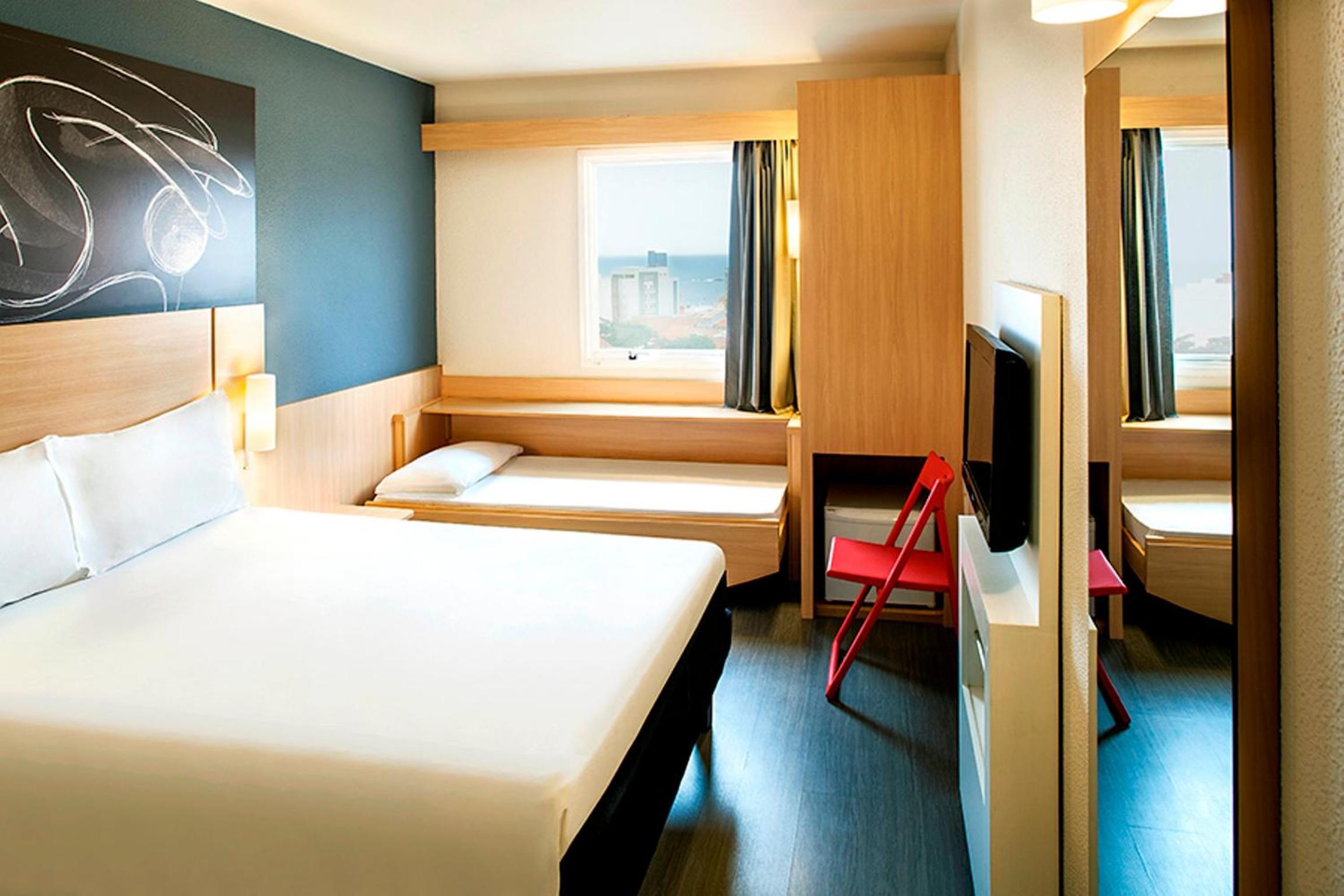 Standard Double with one single bed photo 1