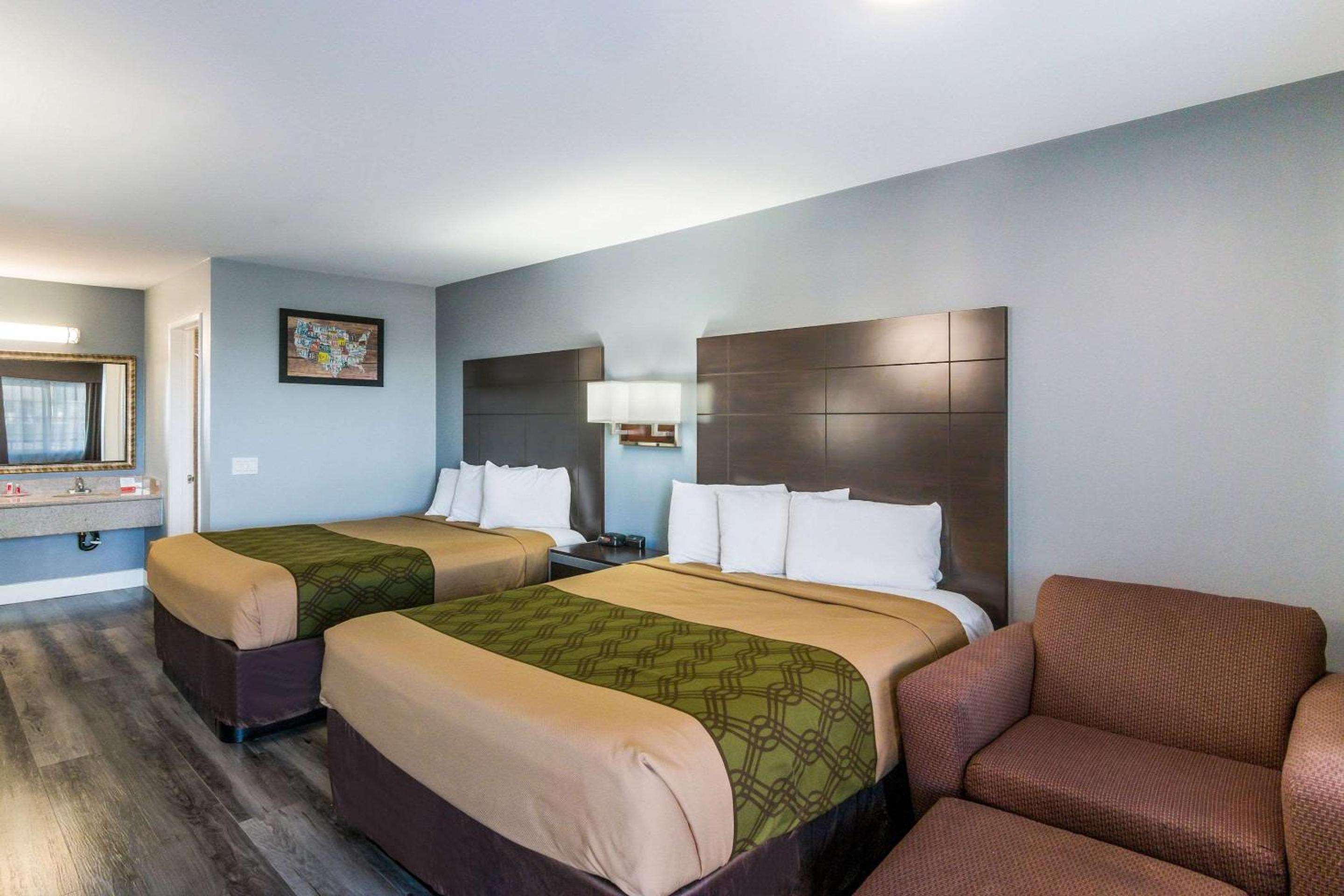 Double Room with Two Double Beds - Accessible/Non-Smoking - Photo 3