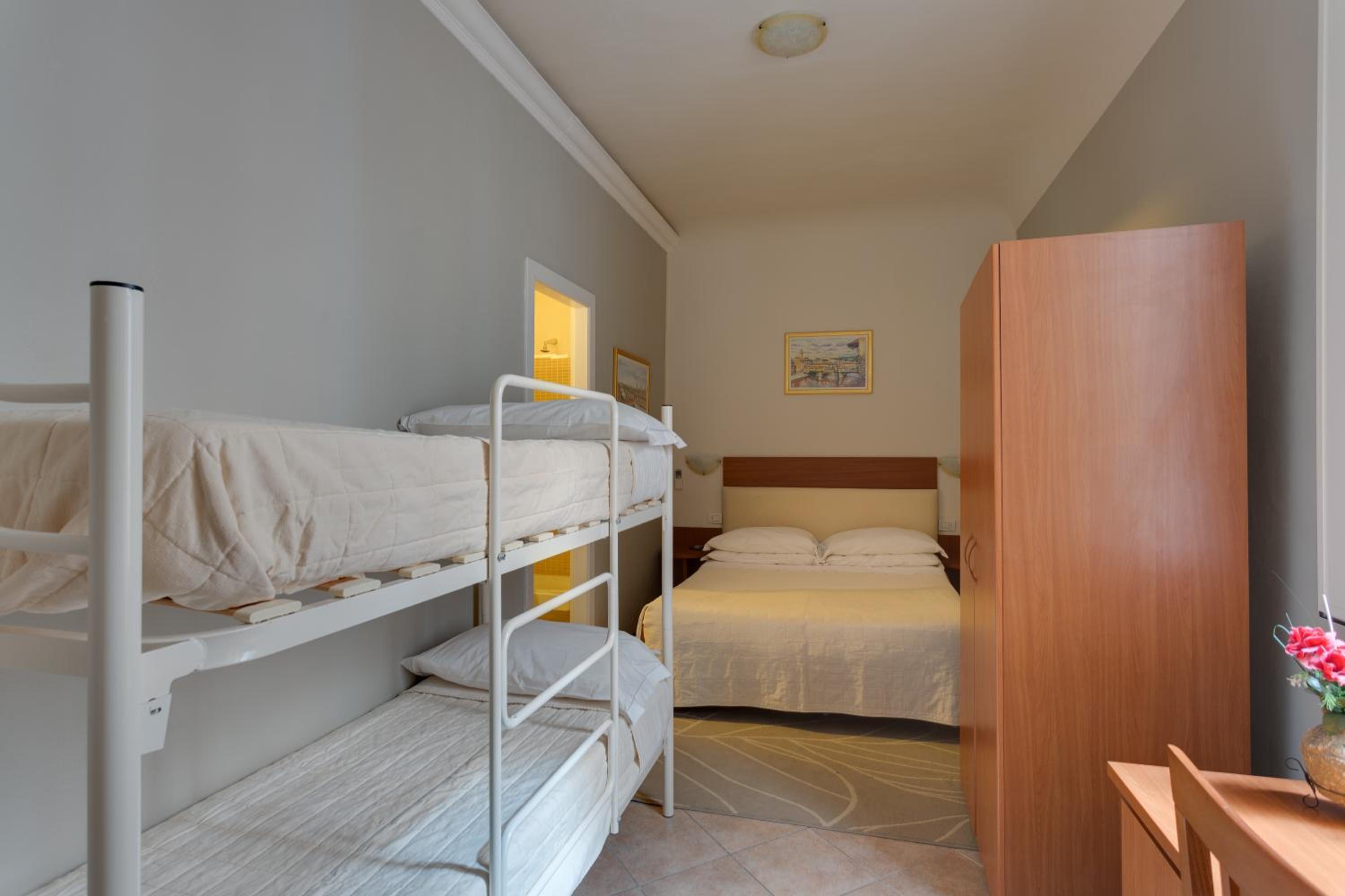 Quadruple Room With Private Internal Bathroom photo 1