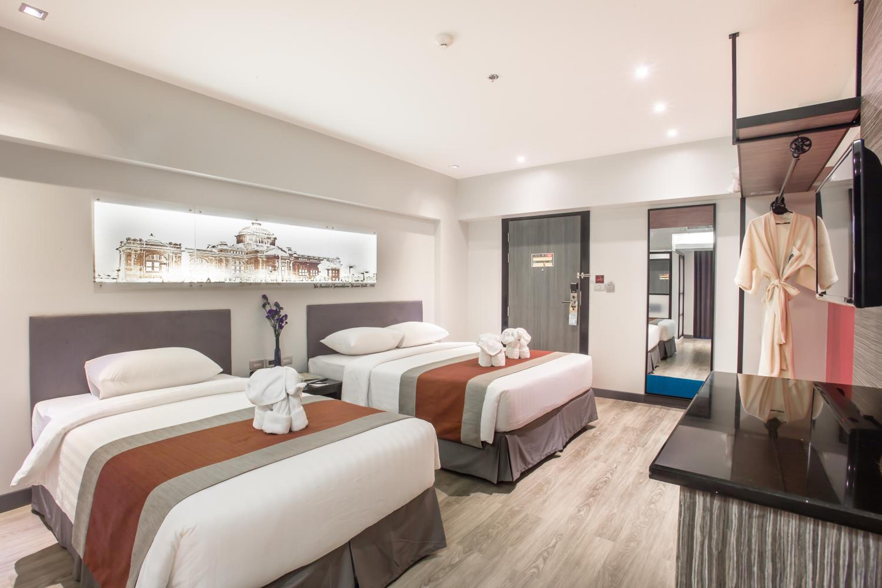 Deluxe Canal Triple Room photo 1