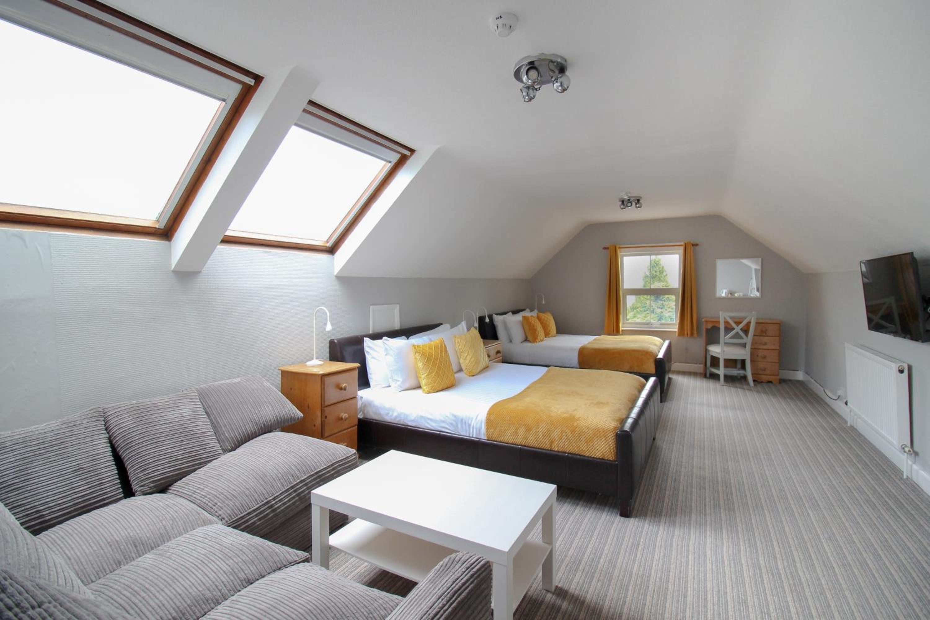 Family Room - 2 x King Beds