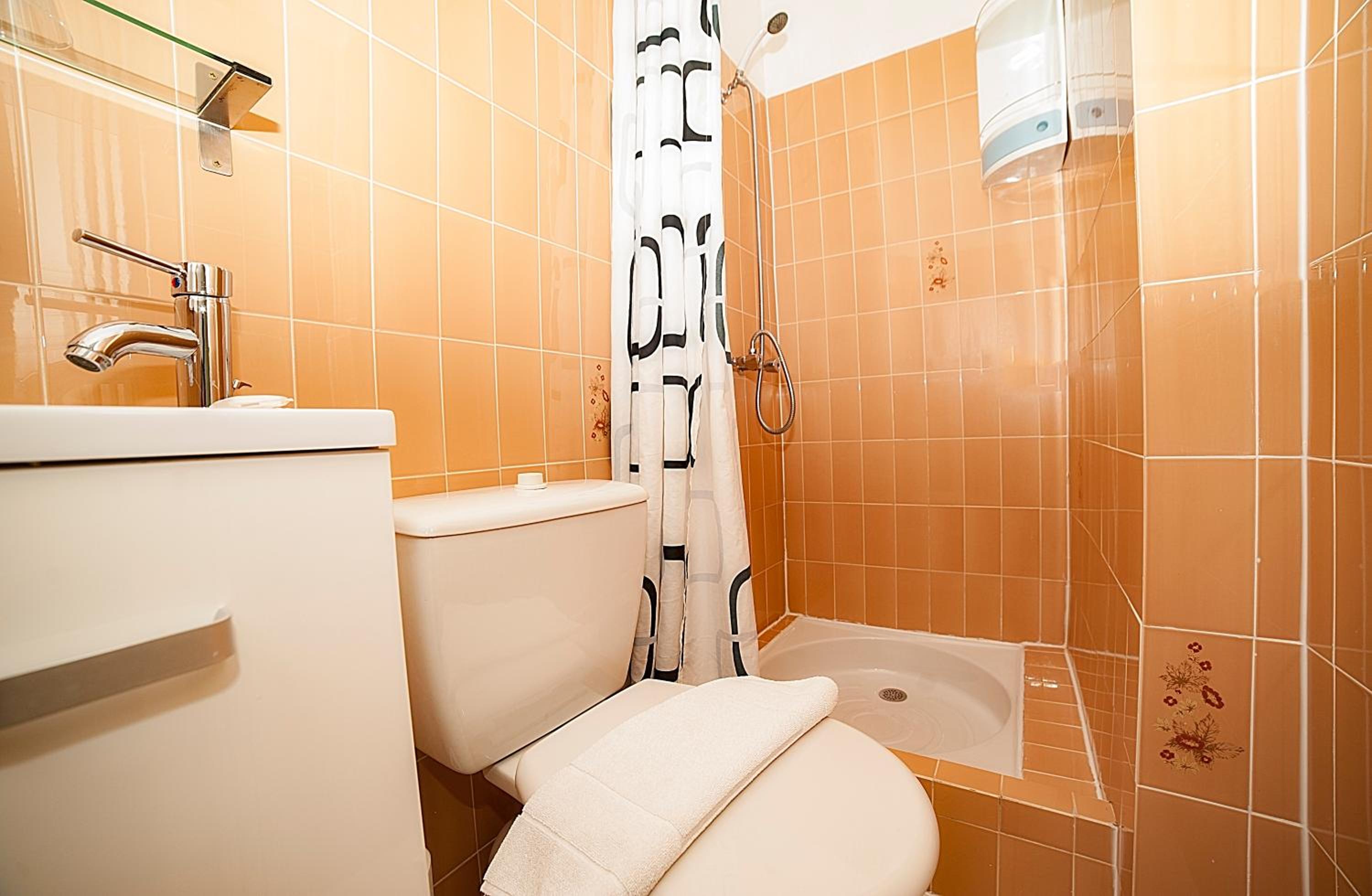 Small Single Room photo 3