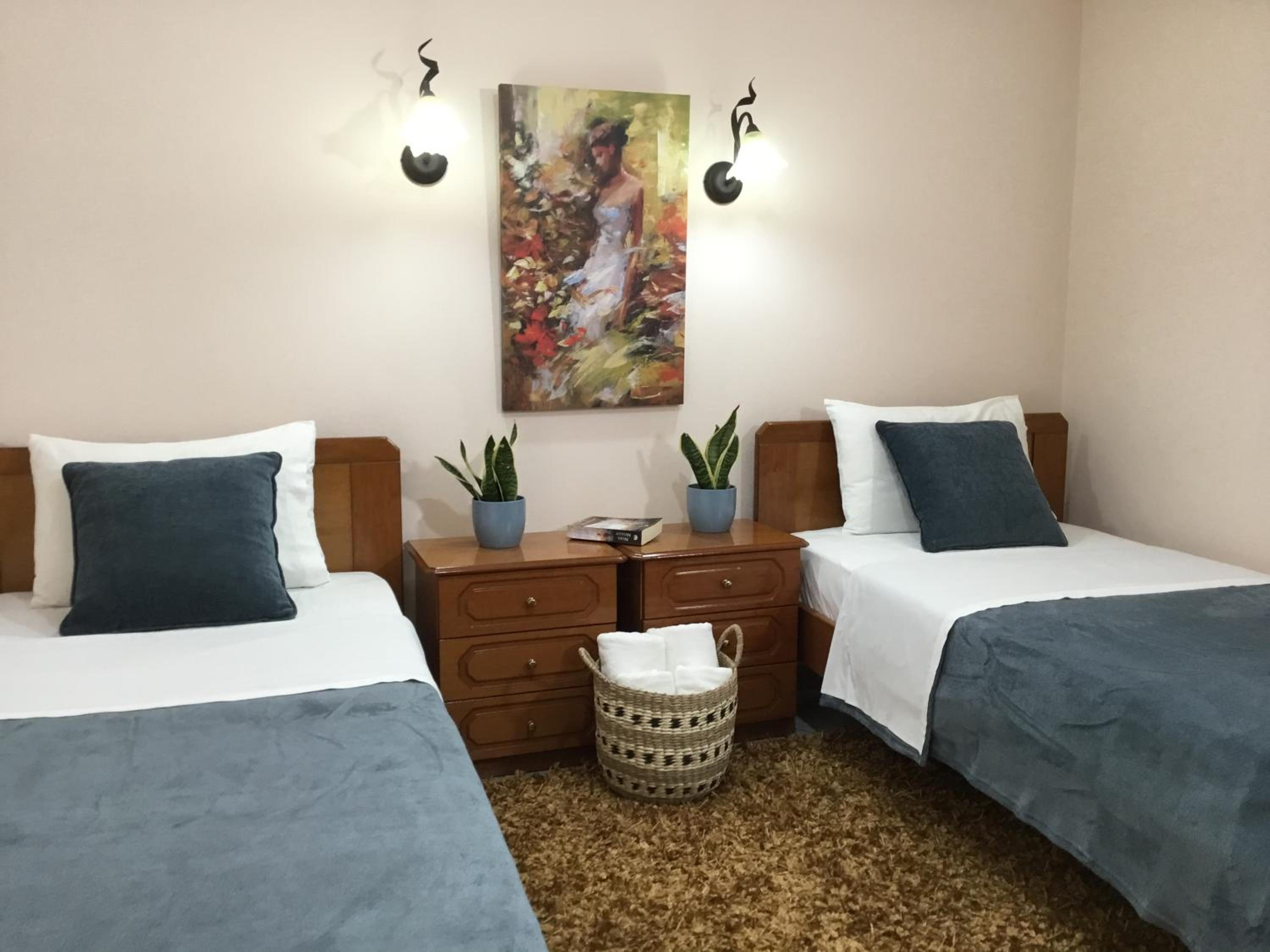 Standard Twin Room - Photo 1