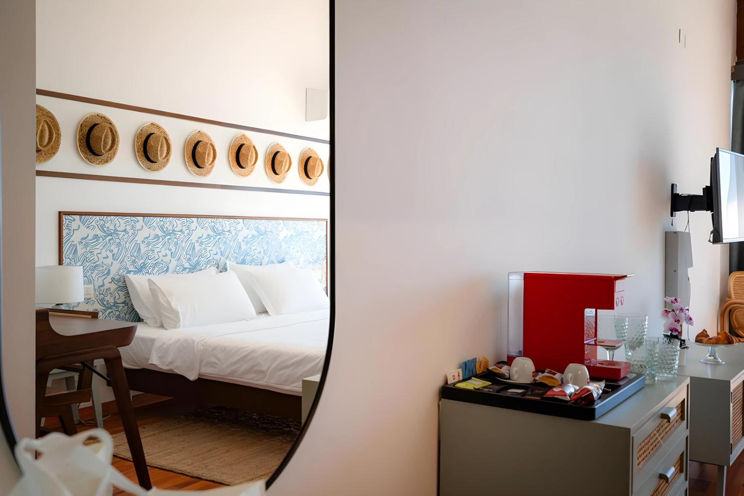 Deluxe Double Room with Sea View photo 2