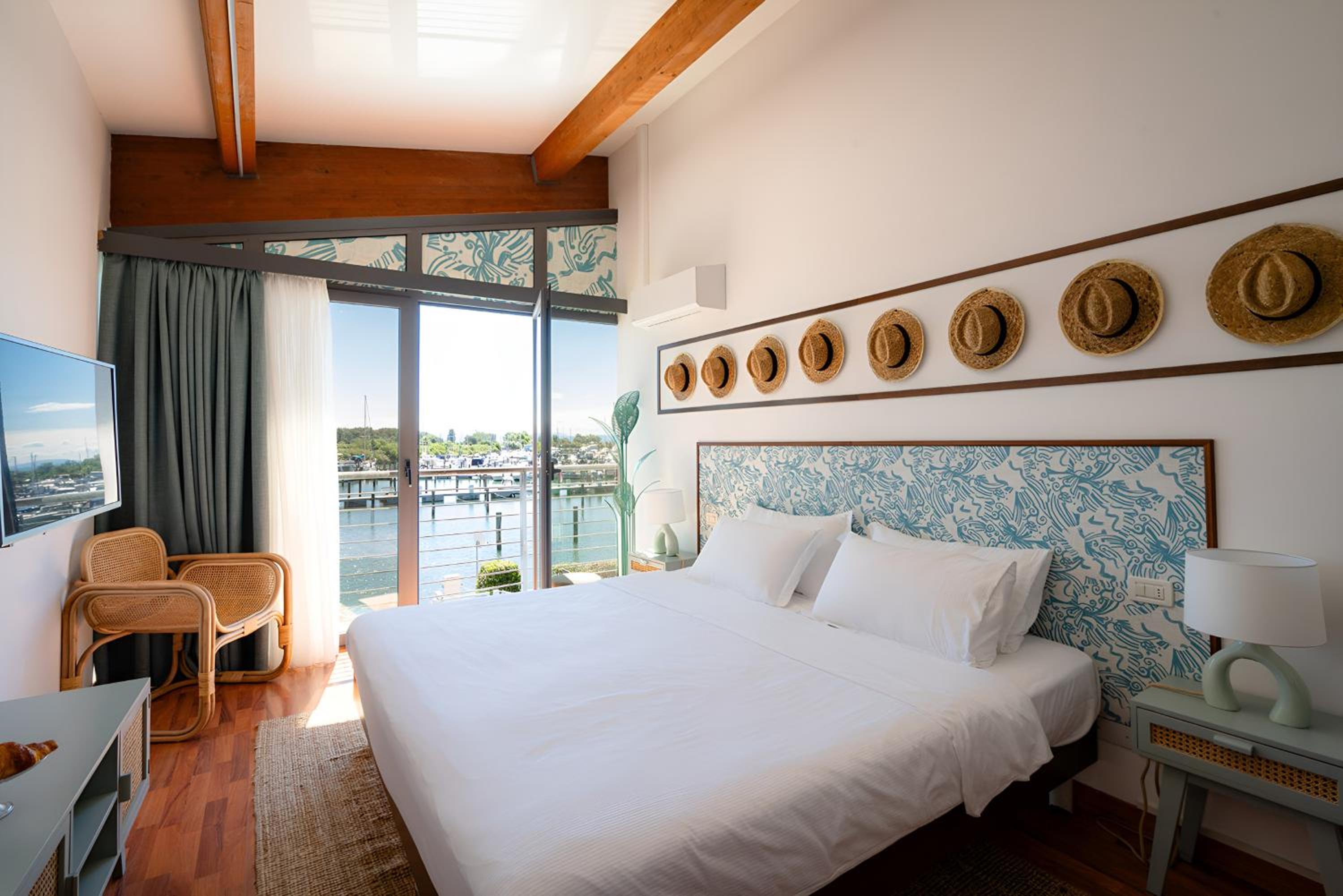 Deluxe Double Room with Sea View photo 1