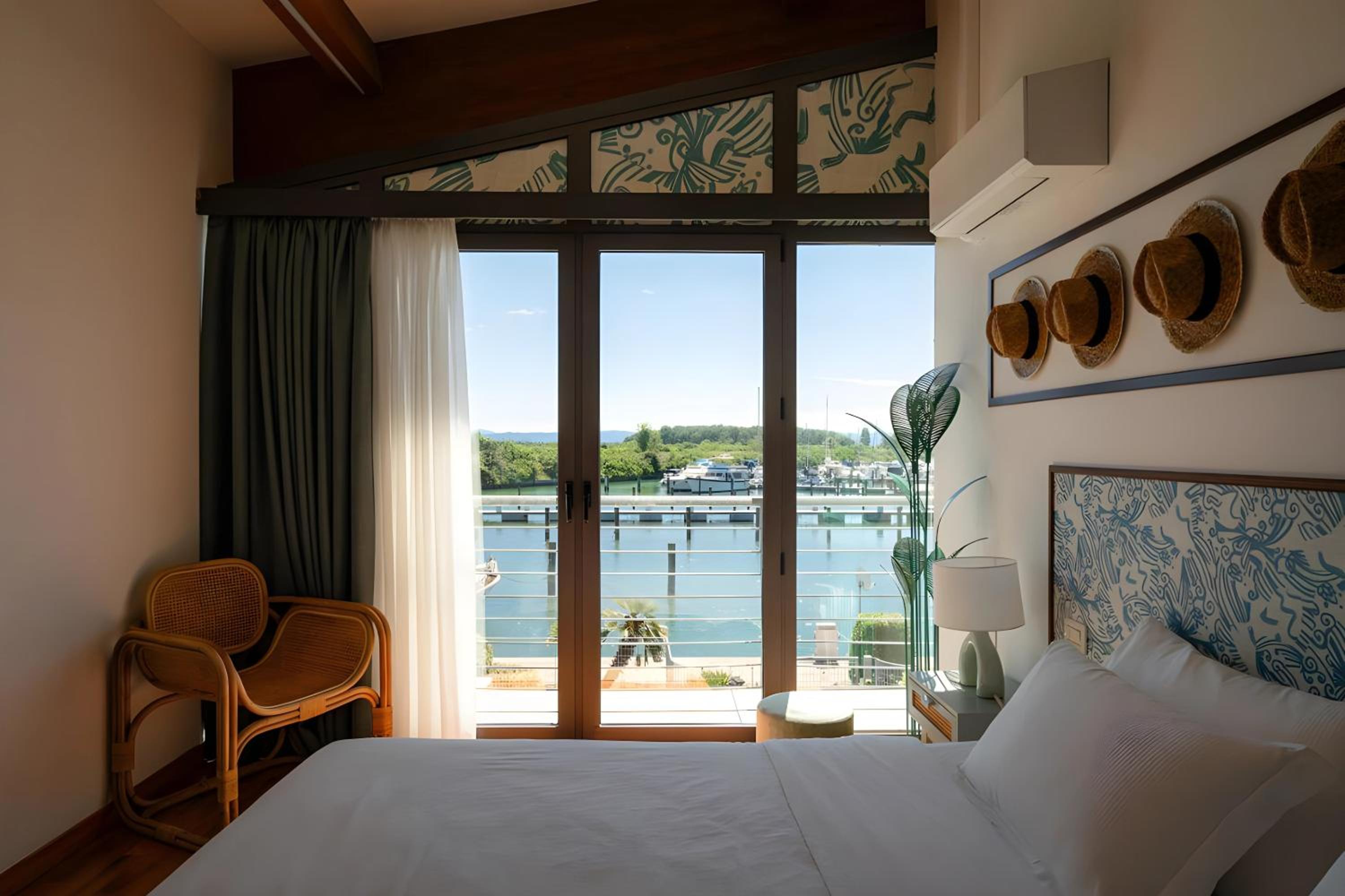 Deluxe Double Room with Sea View photo 3