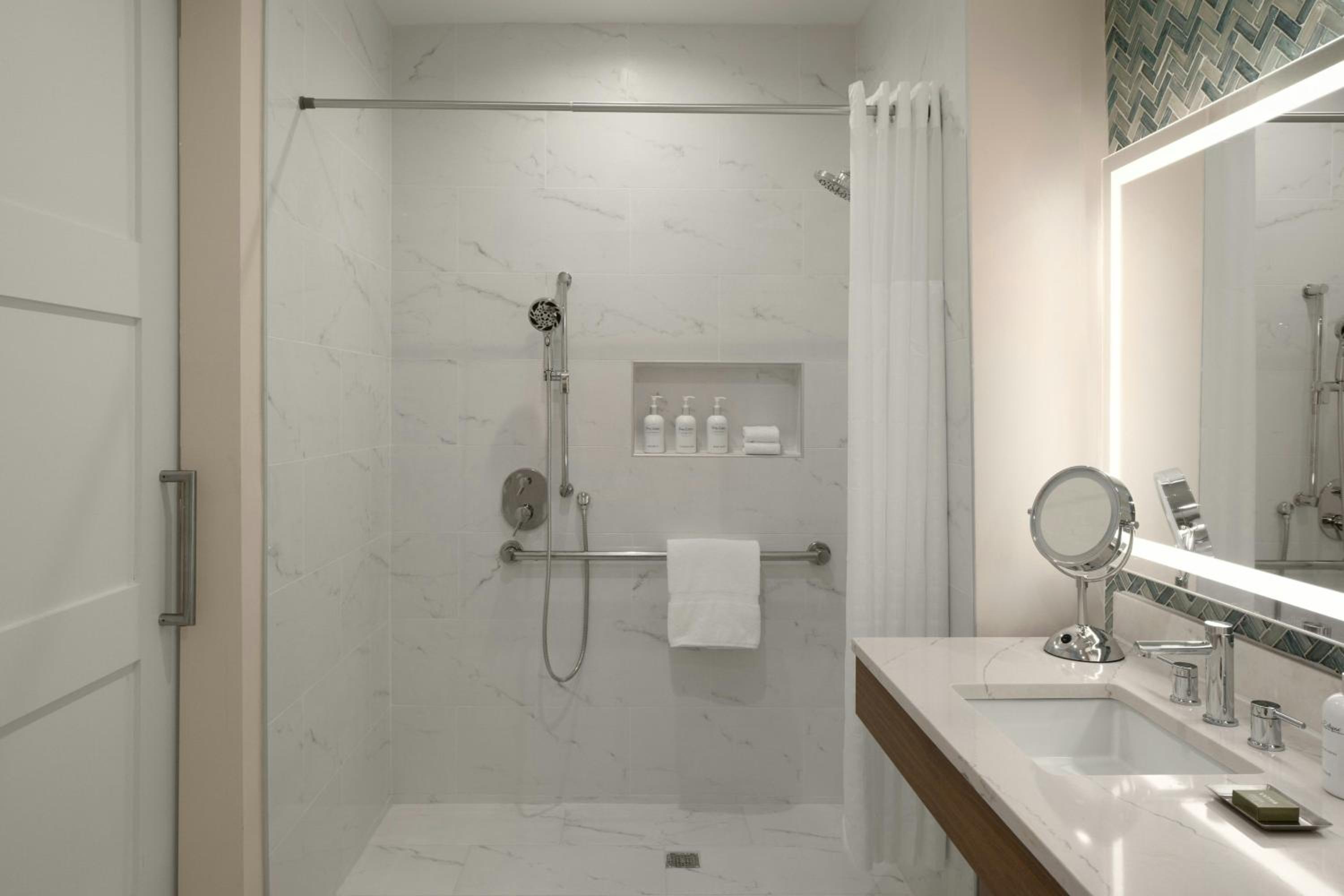 Standard King Room with Roll-in Shower - Mobility Accessible