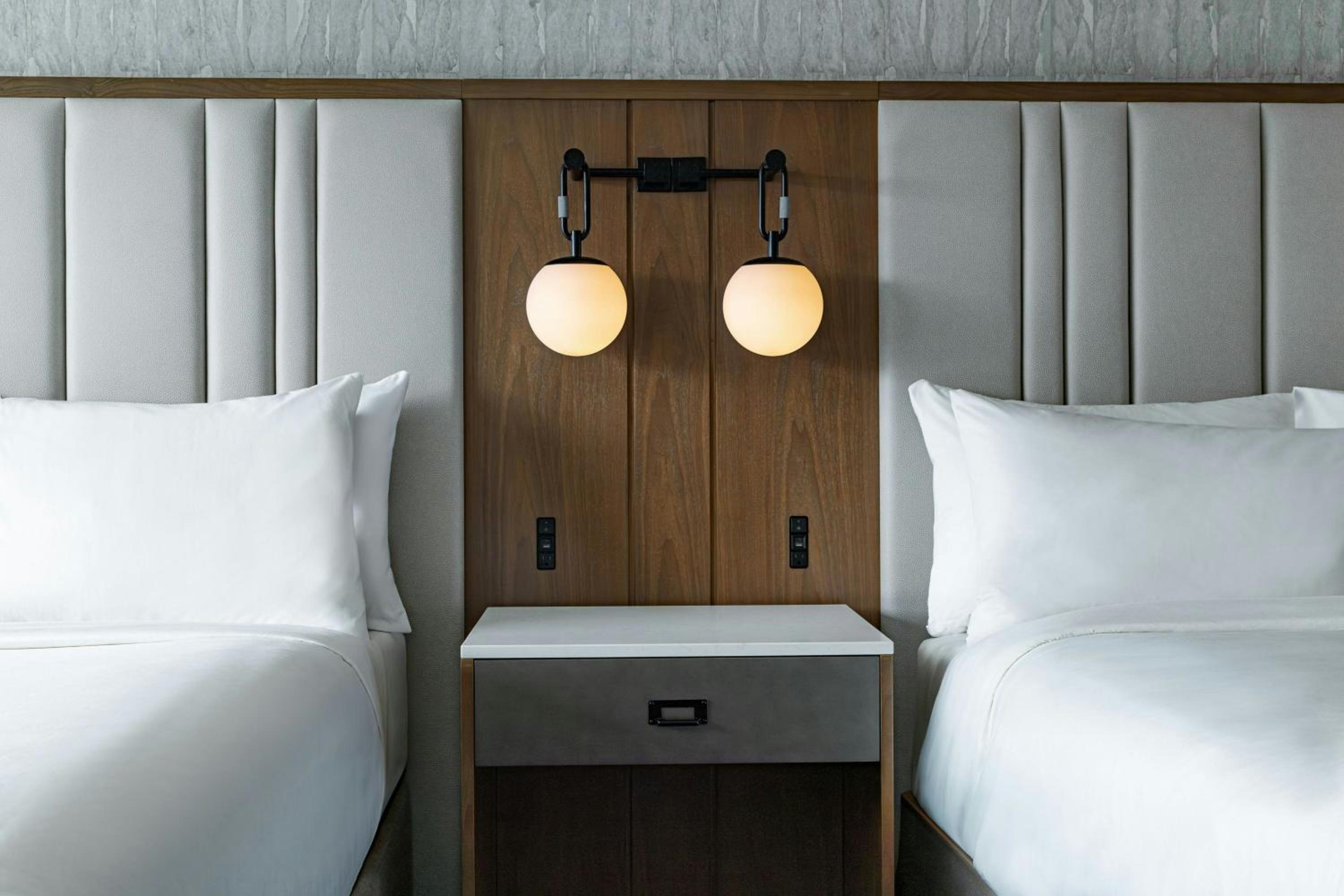 Double Room with Two Double Beds, Harbor View and Adapted Tub - Mobility and Hearing Accessible