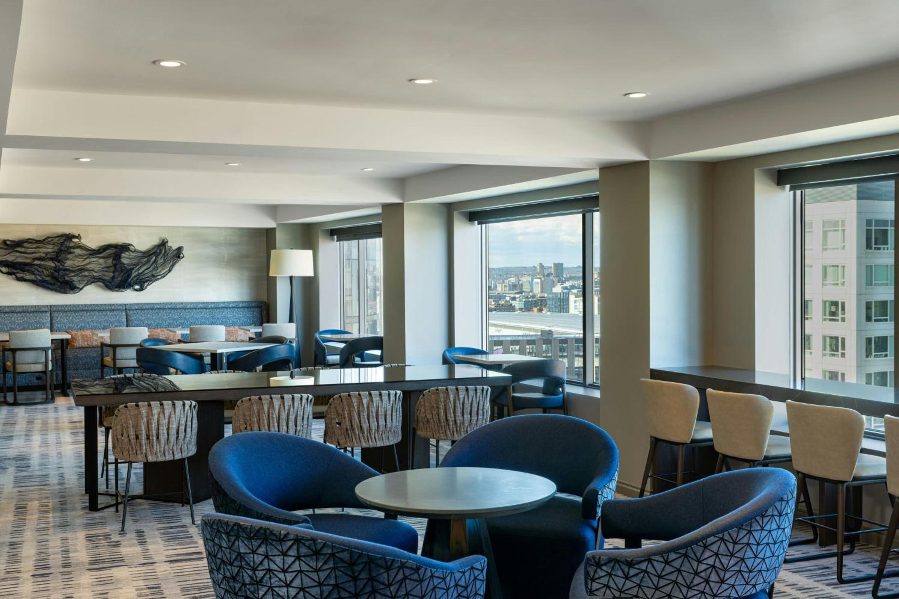 King Room - Club Level - Mobility/Hearing Accessible with Roll-In Shower - Photo 9