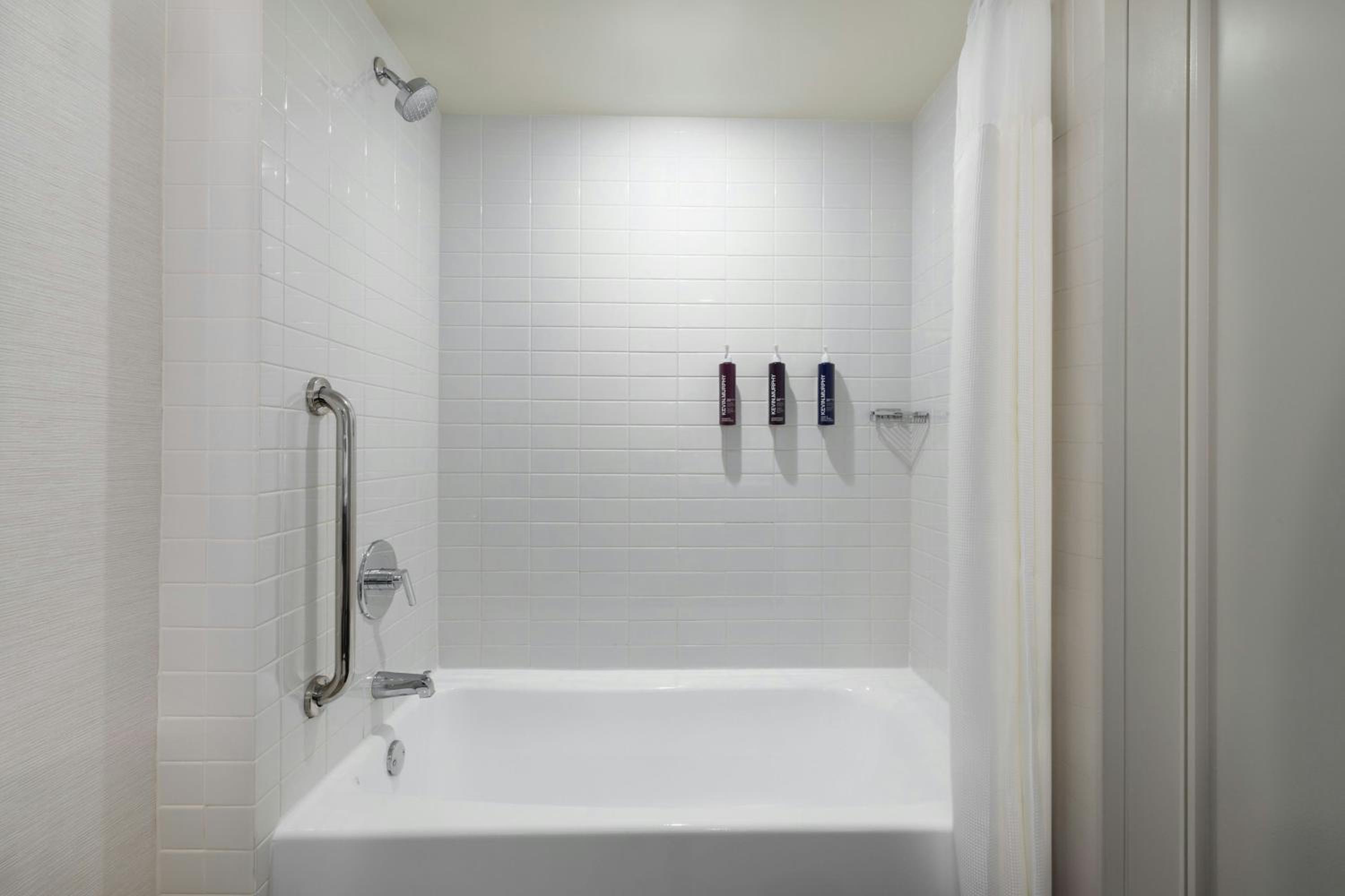 King Room with Harbor View - Hearing Accessible - Photo 14