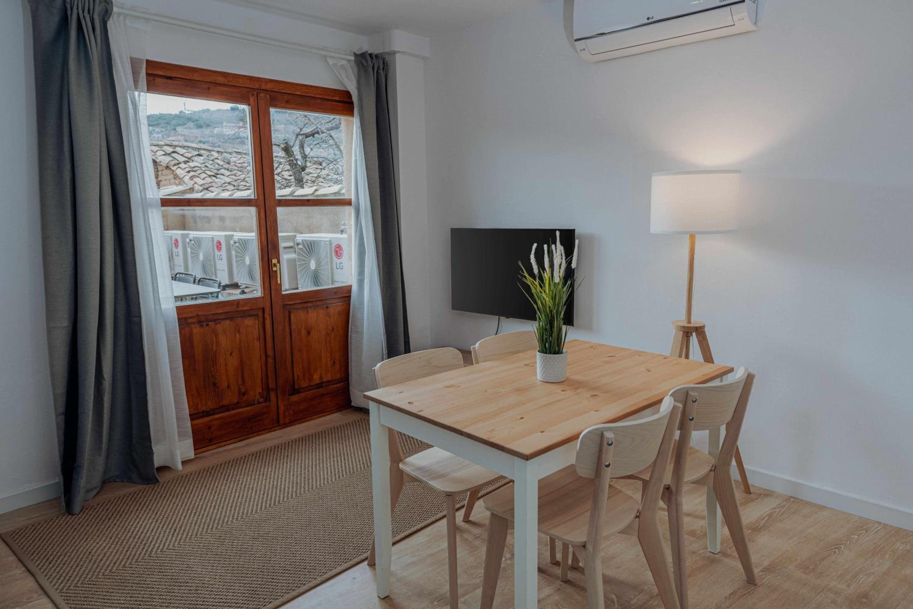 Superior One-Bedroom Apartment