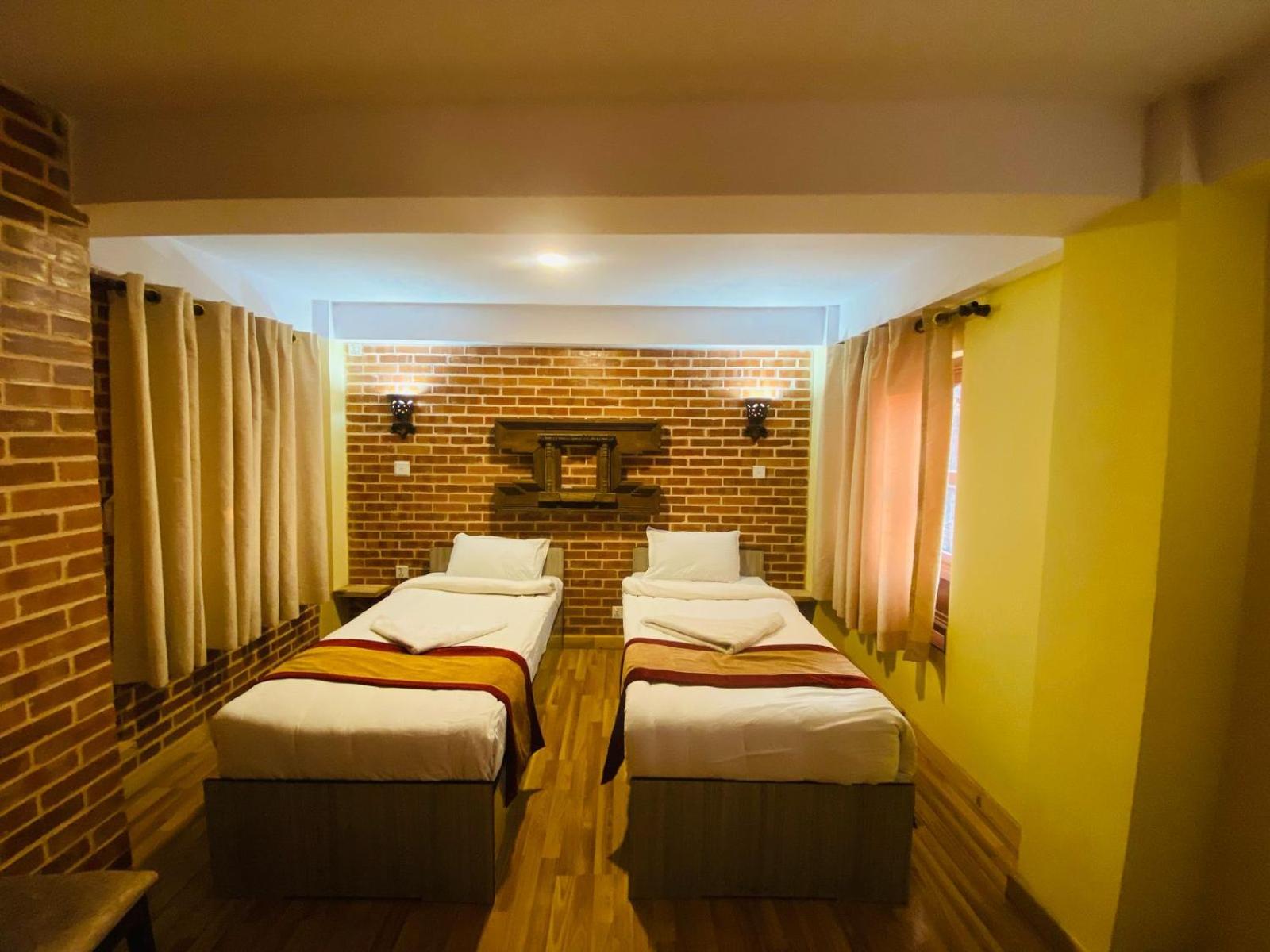 Standard Twin Room