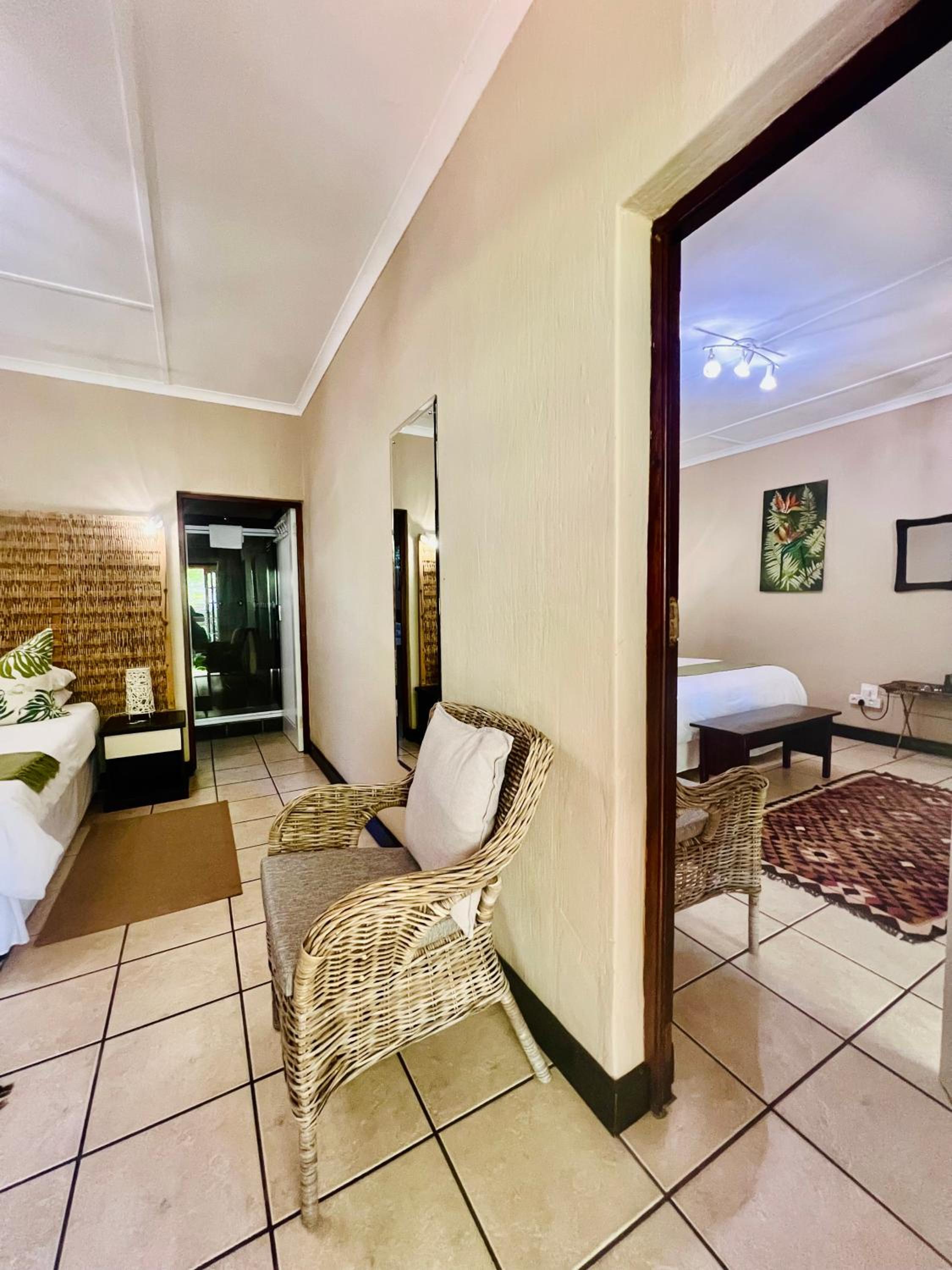 Family Room - Photo 4