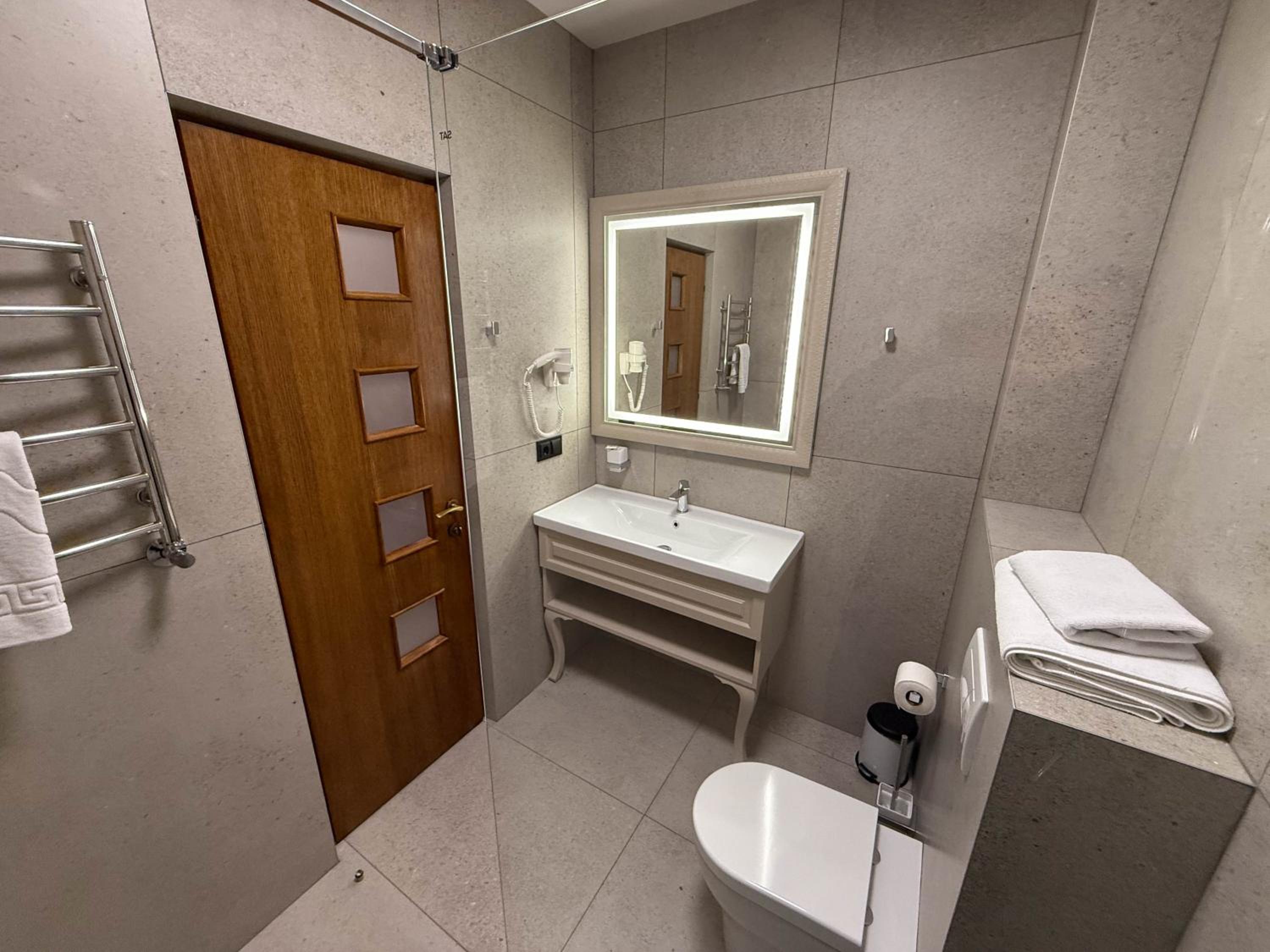 Junior Suite with Balcony photo 2