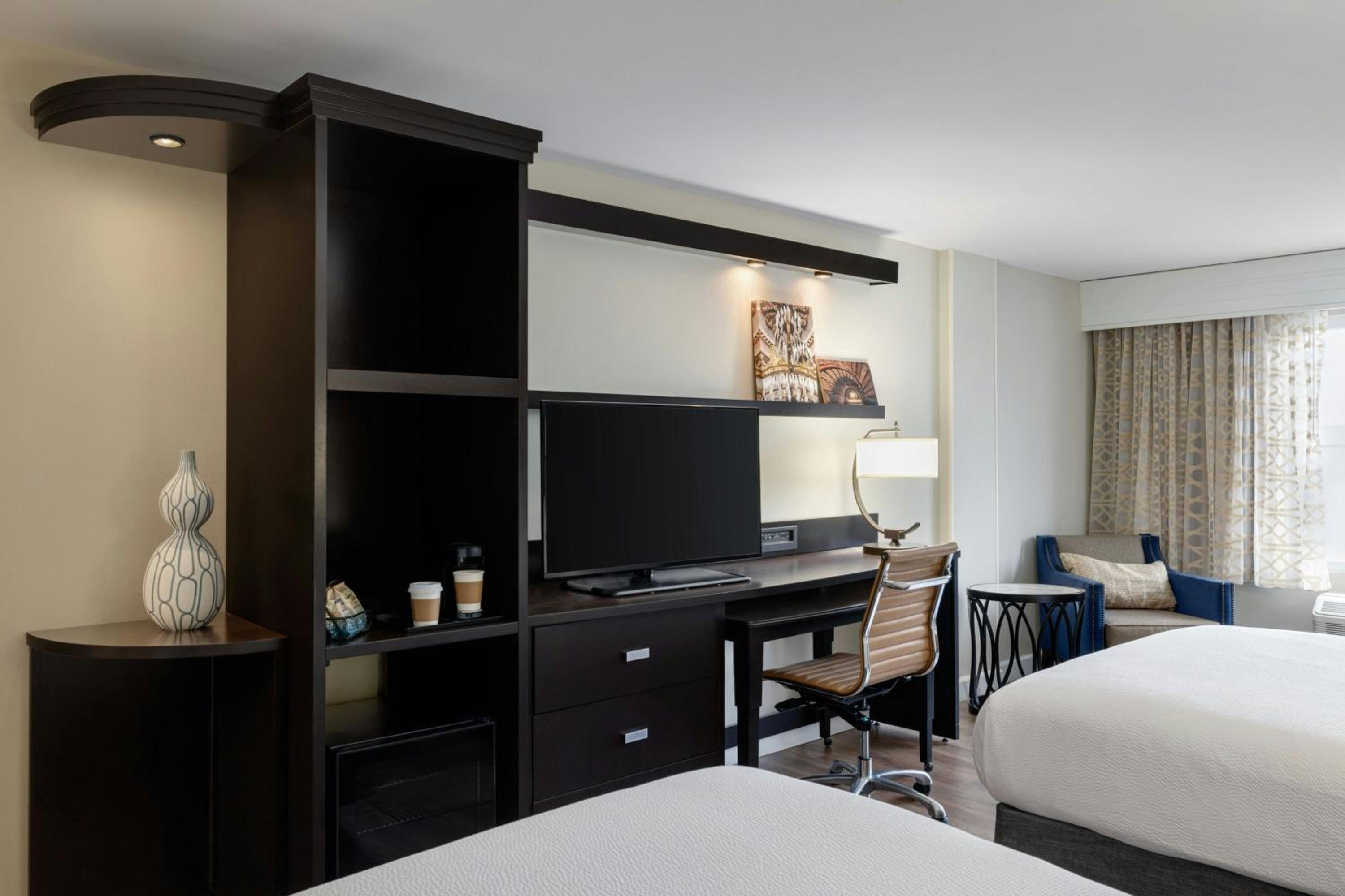 Queen Room with Two Queen Beds - Hearing Accessible photo 2