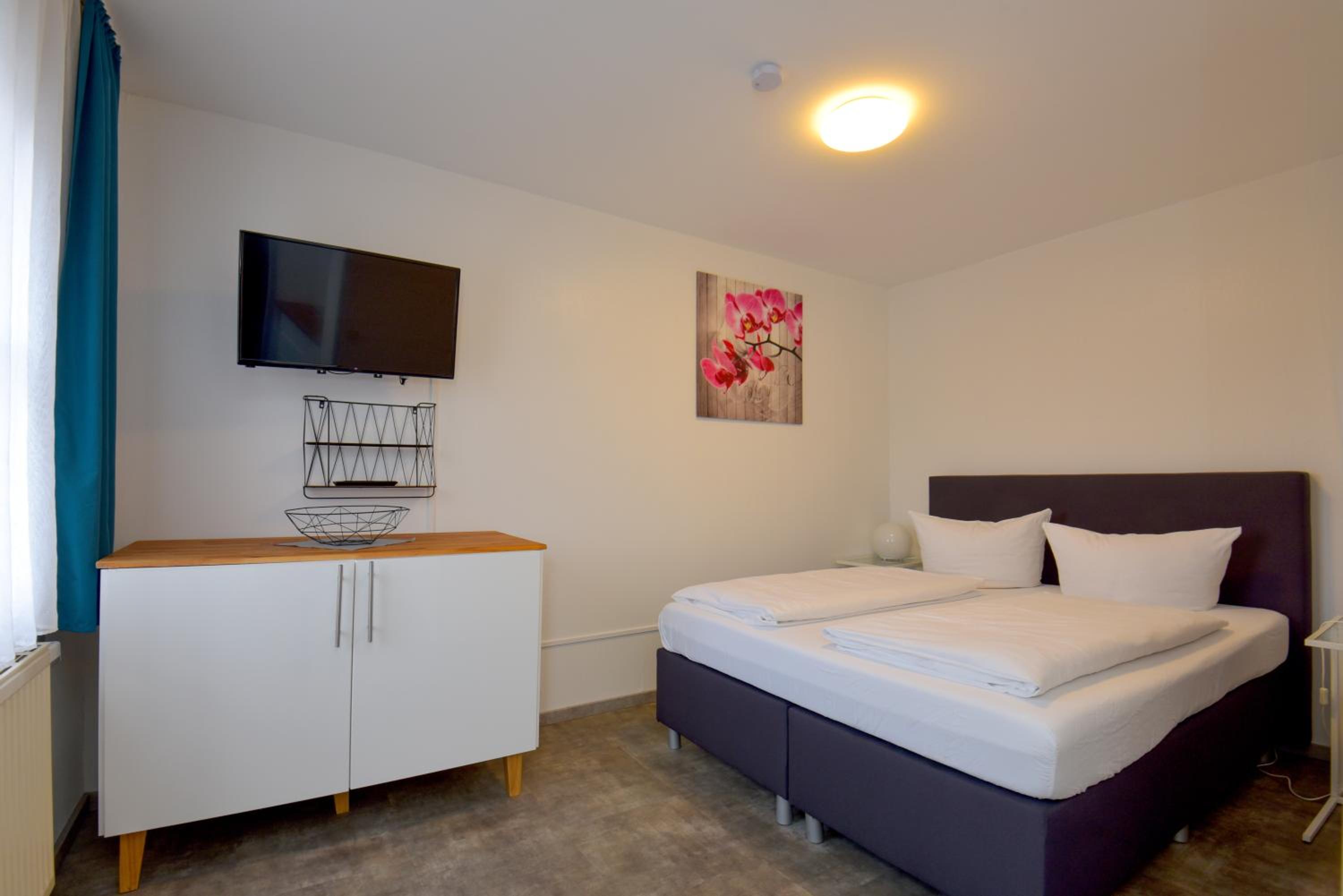 Budget Double Room photo 3