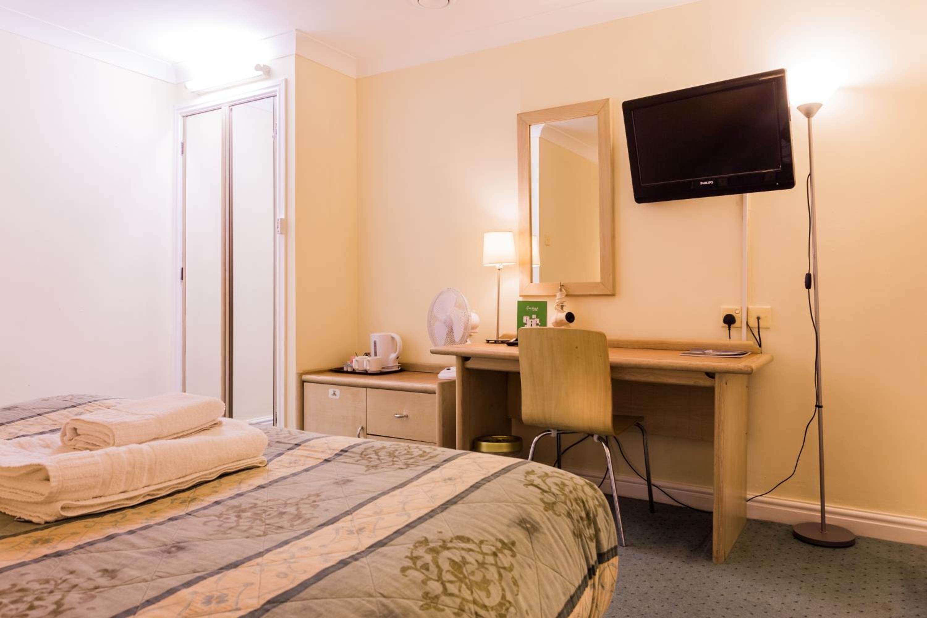 Double Room without Window - Photo 2