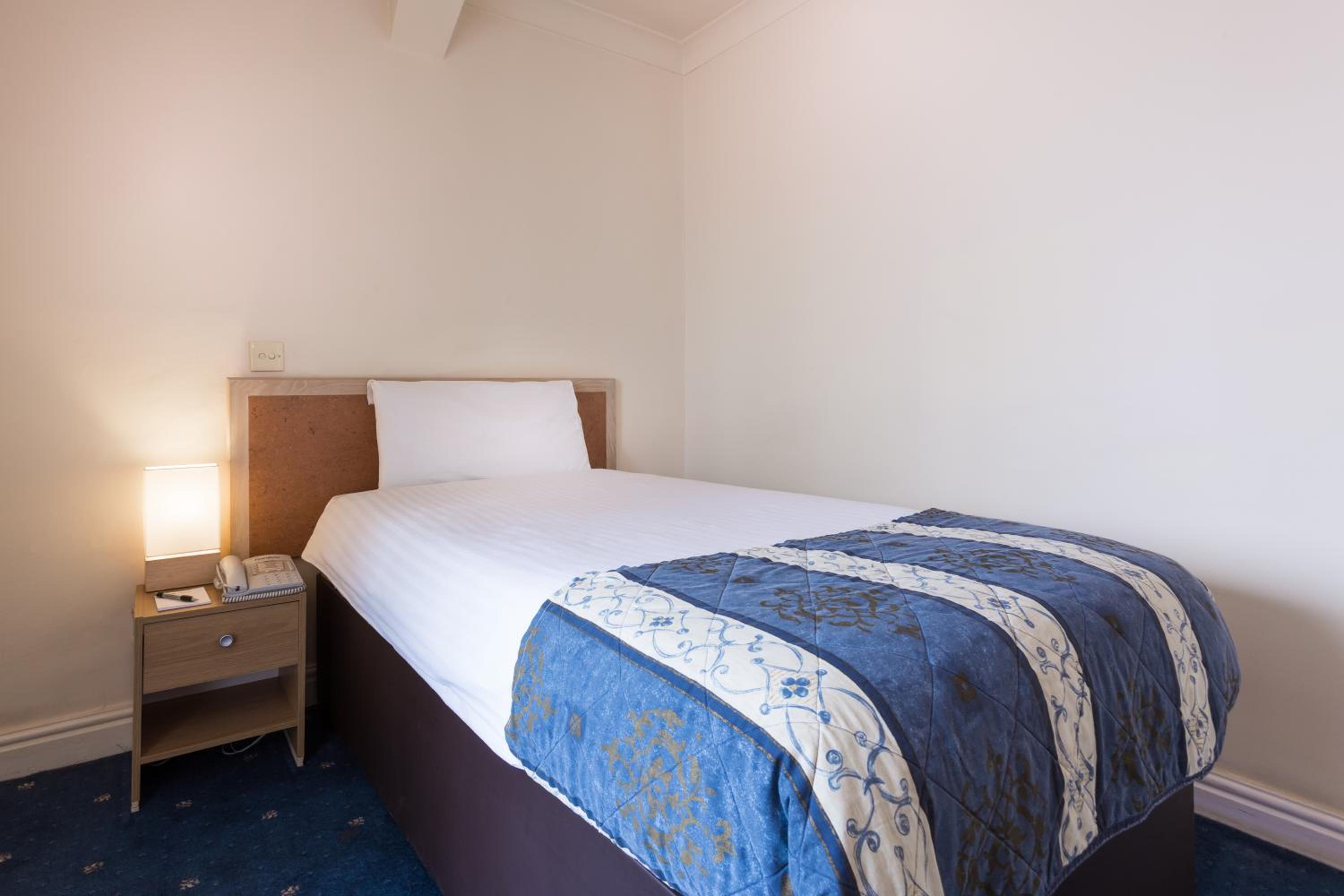 Single Room photo 2