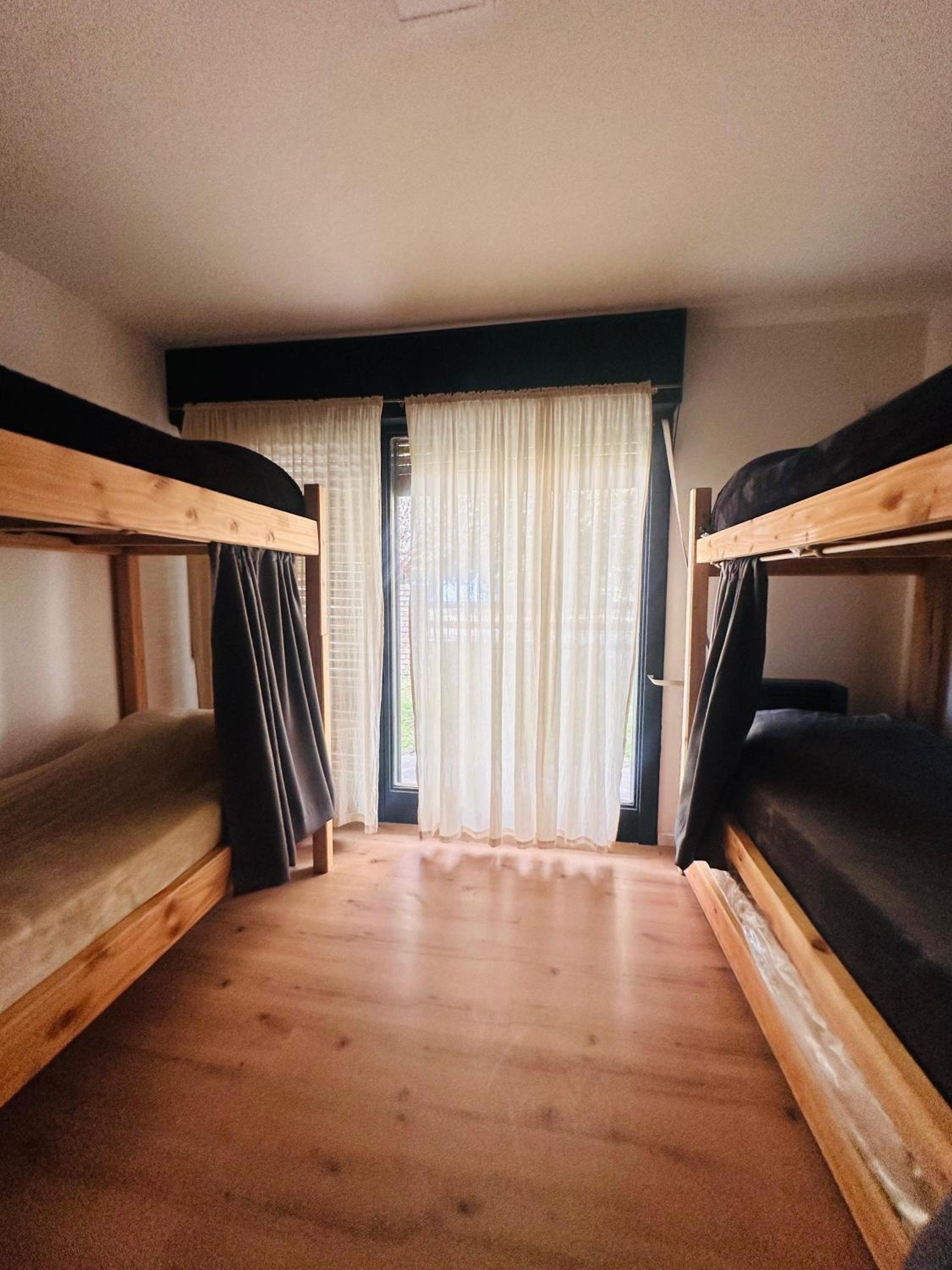 Single Bed in 6-Bed Dormitory Room photo 1