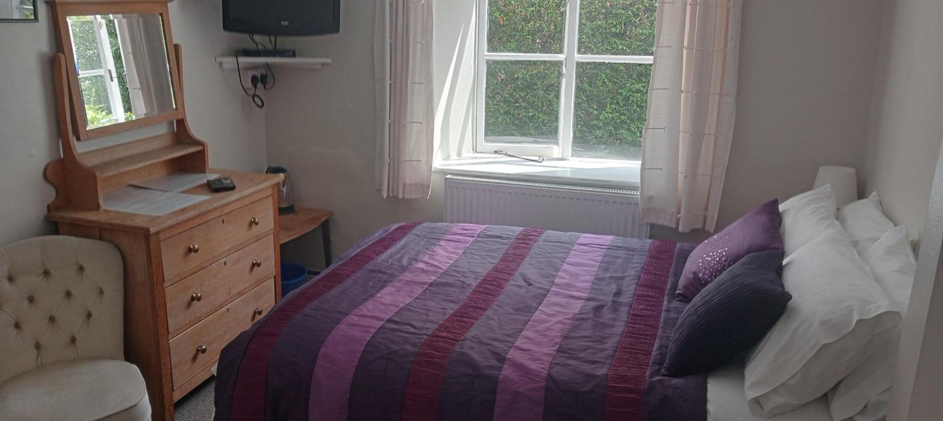 Double or Twin Room with Private Bathroom