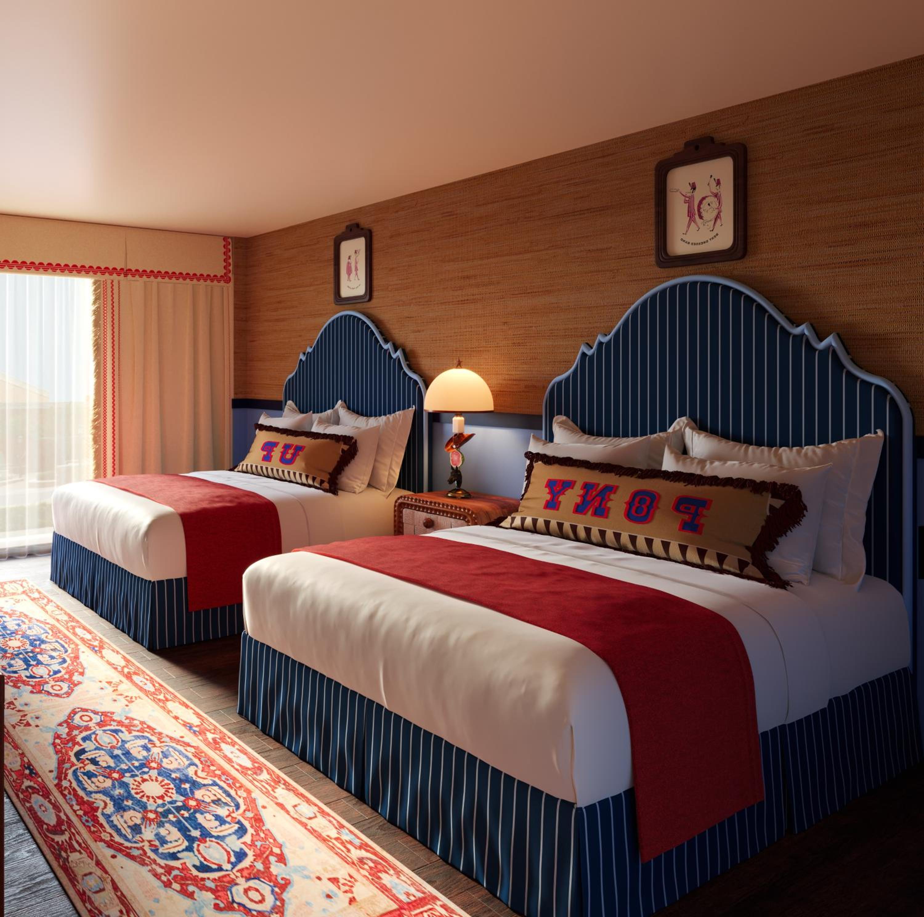 Graduate Queen Room with Two Queen Beds - Photo 9