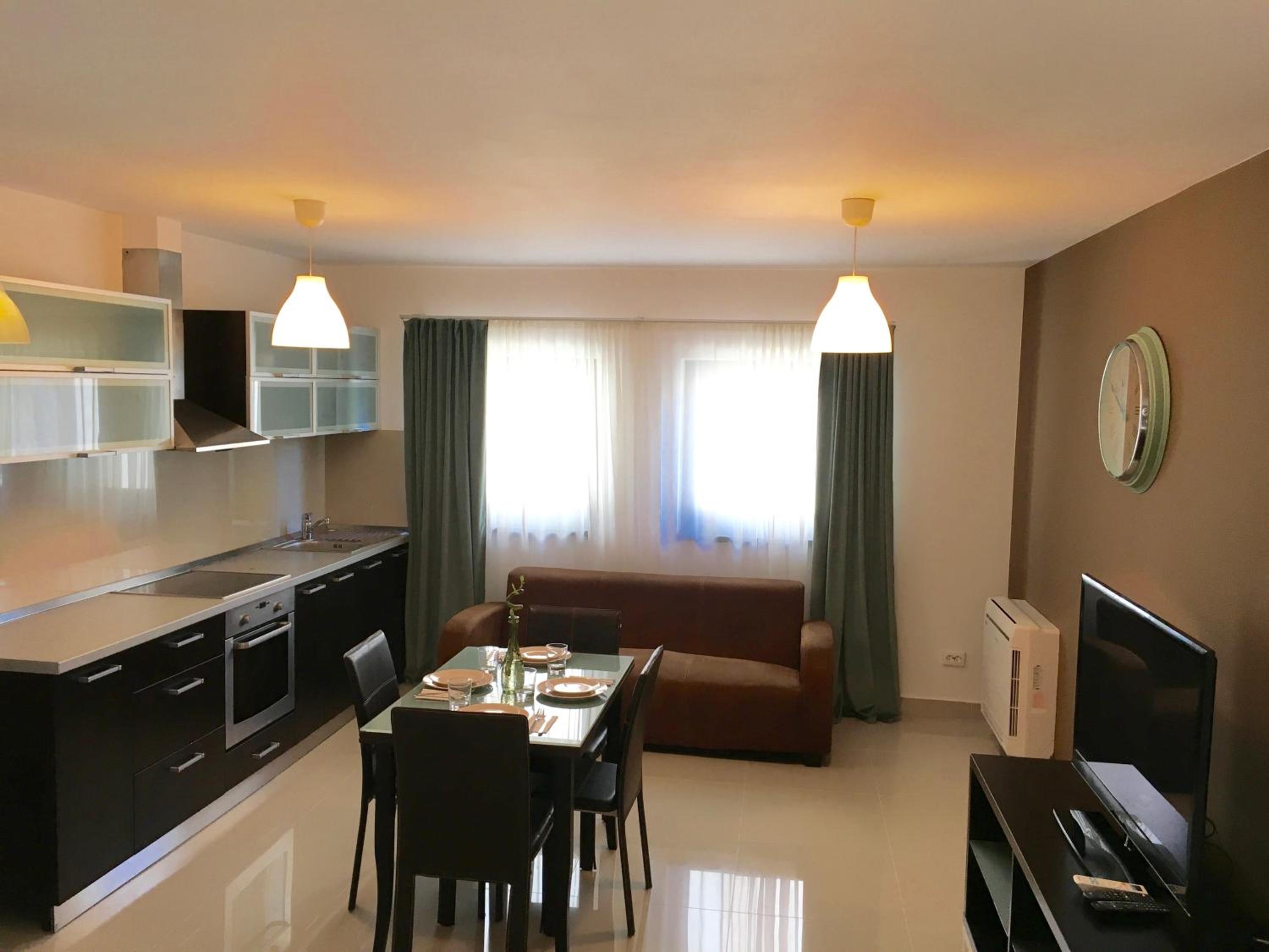 One-Bedroom Apartment - Photo 10