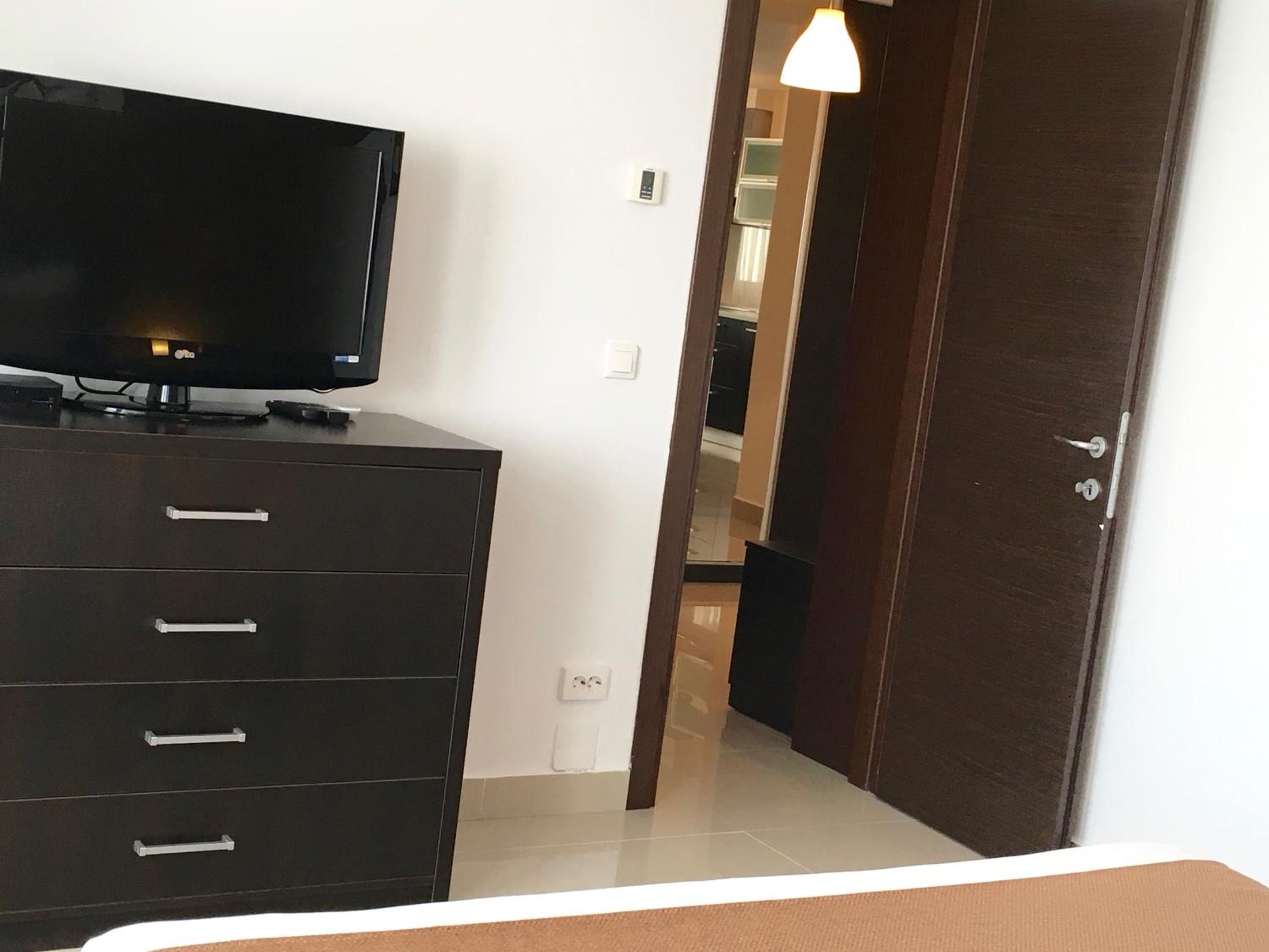 One-Bedroom Apartment - Photo 4