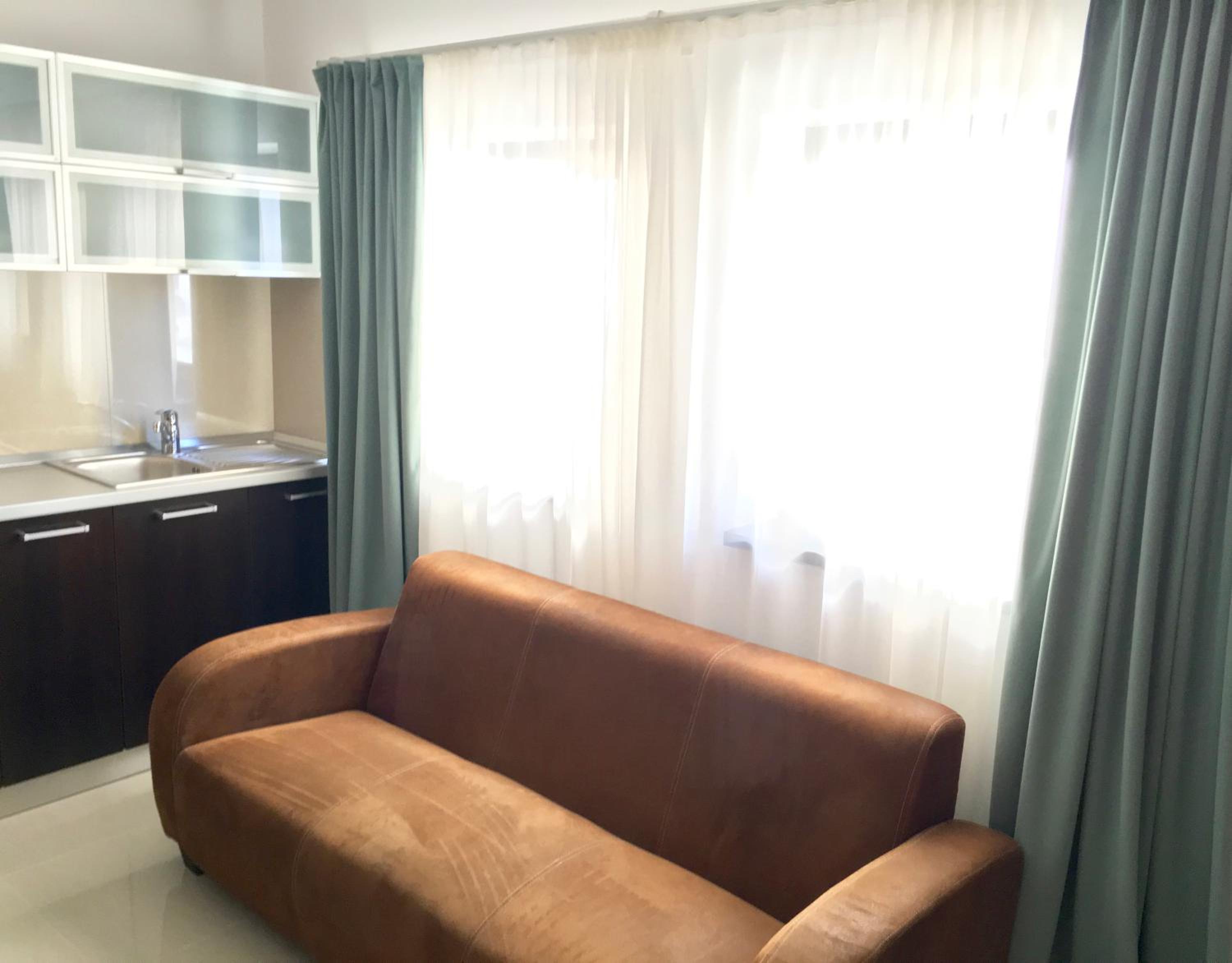 One-Bedroom Apartment - Photo 5