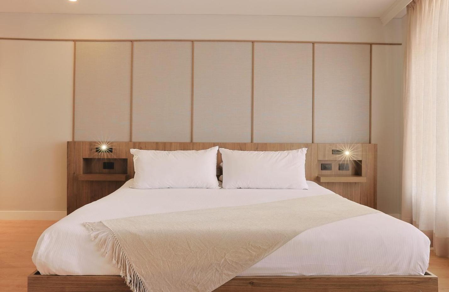 Standard King Room - Photo 1