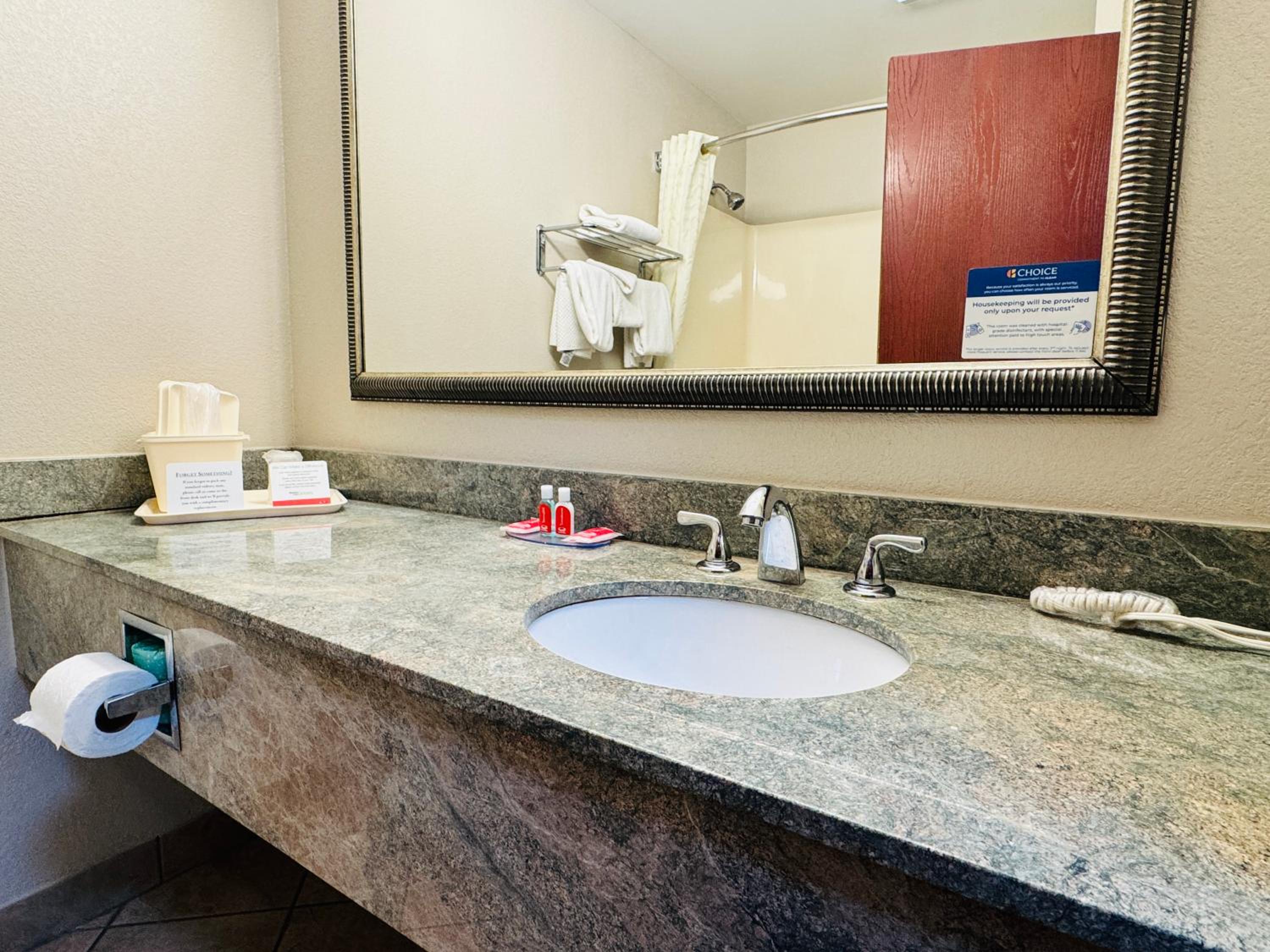 King Room - Accessible/Non-Smoking - Photo 4