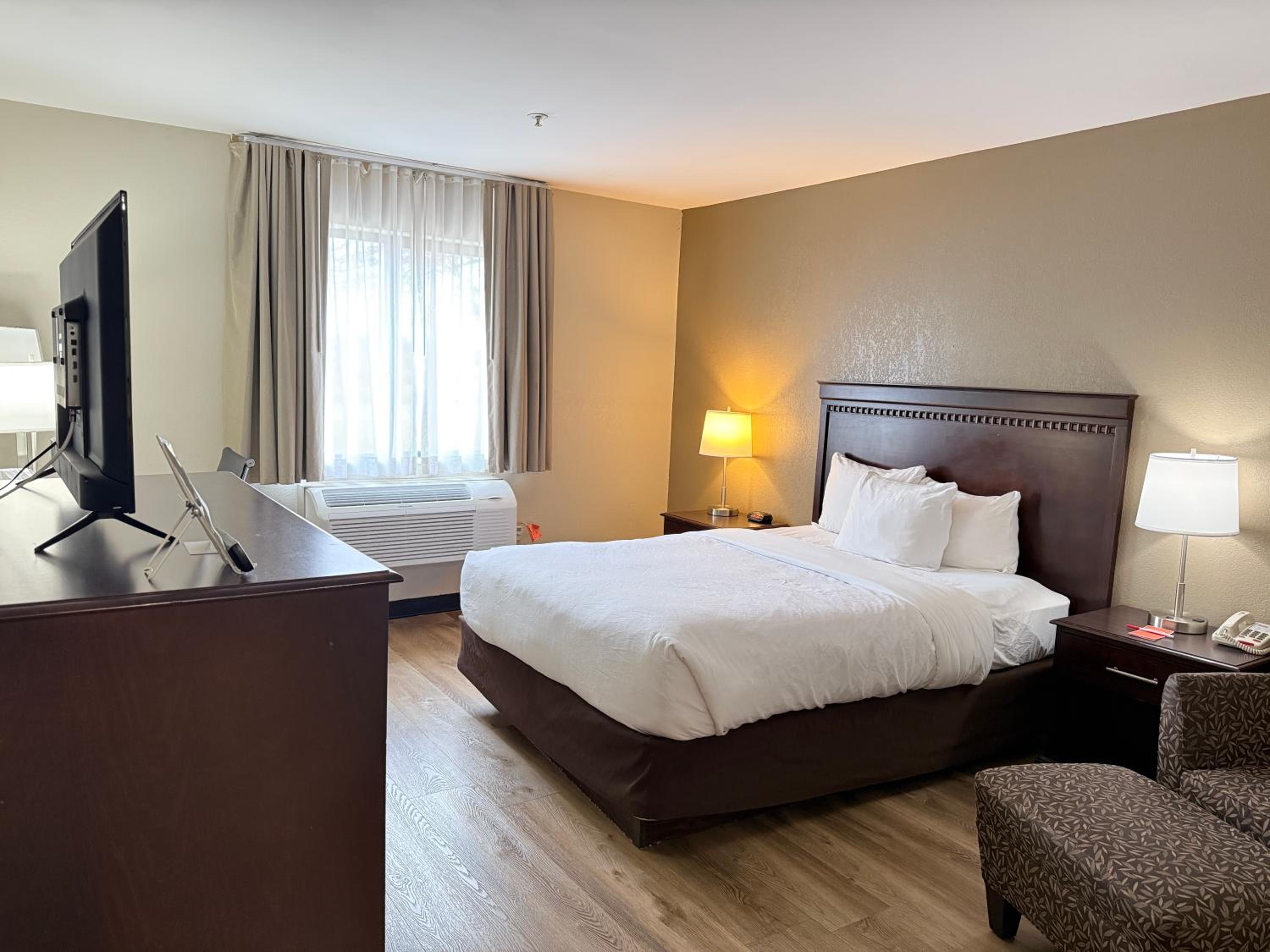 Queen Room - Accessible/Nonsmoking - Photo 3