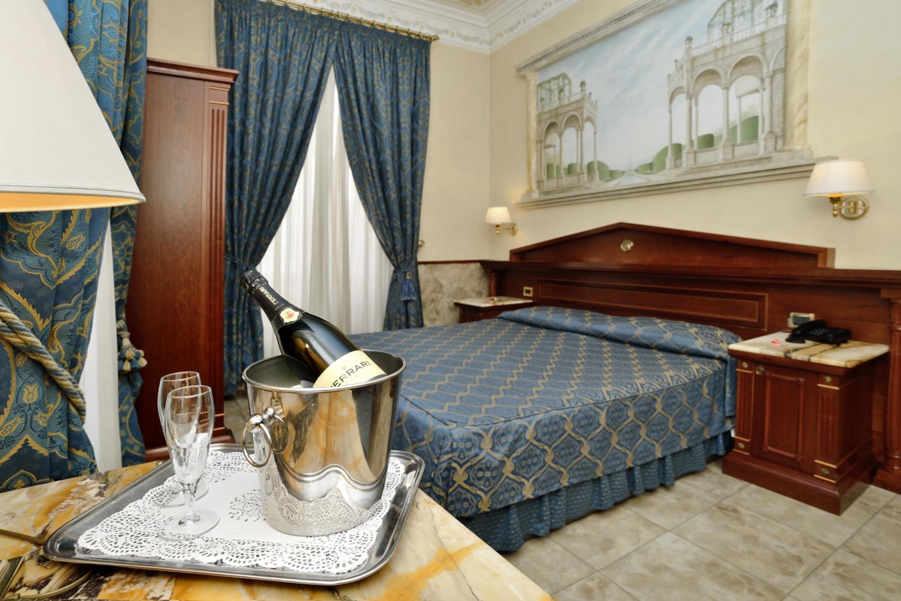 Deluxe Double Room photo 2