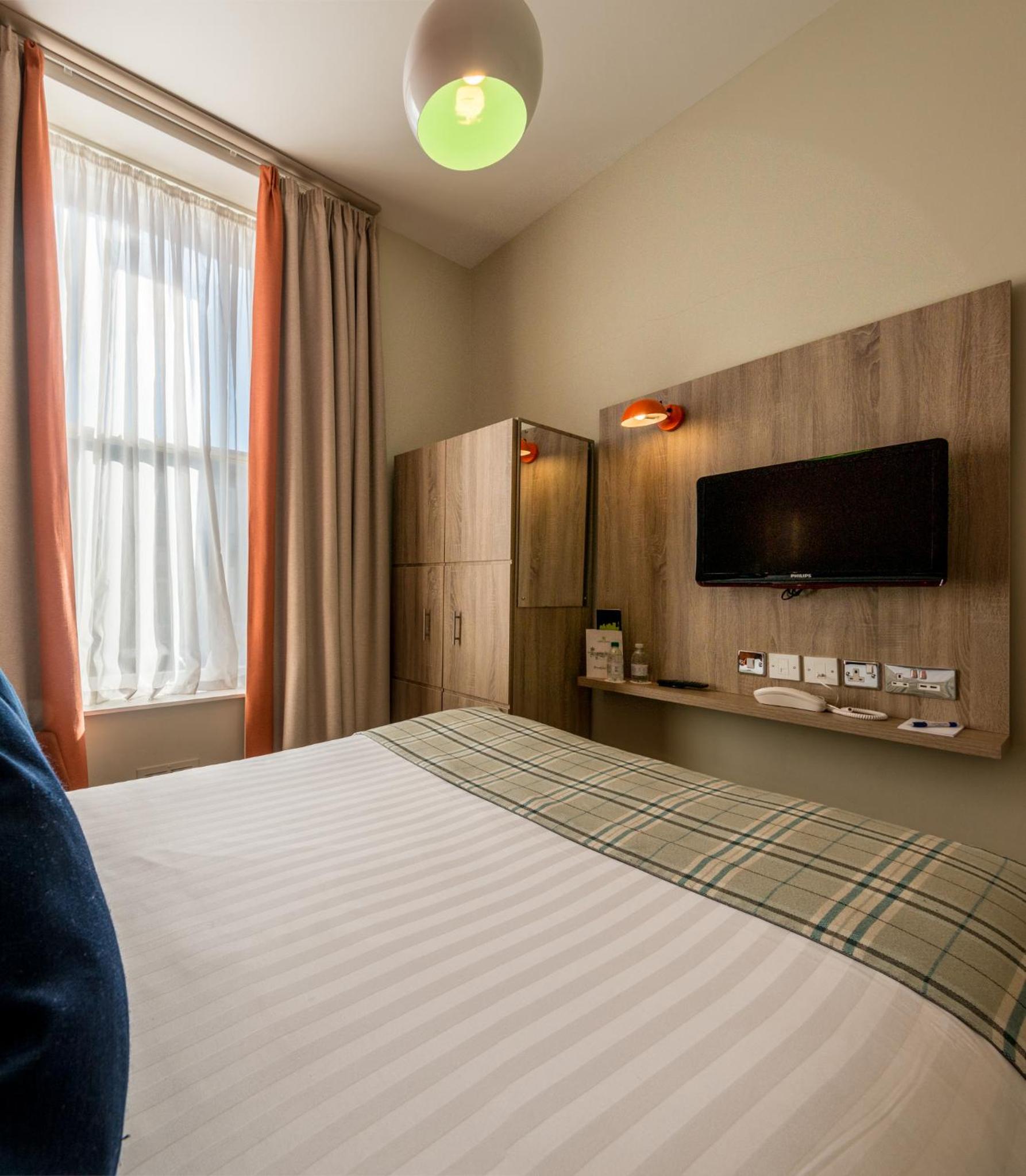 Double Room - Photo 7