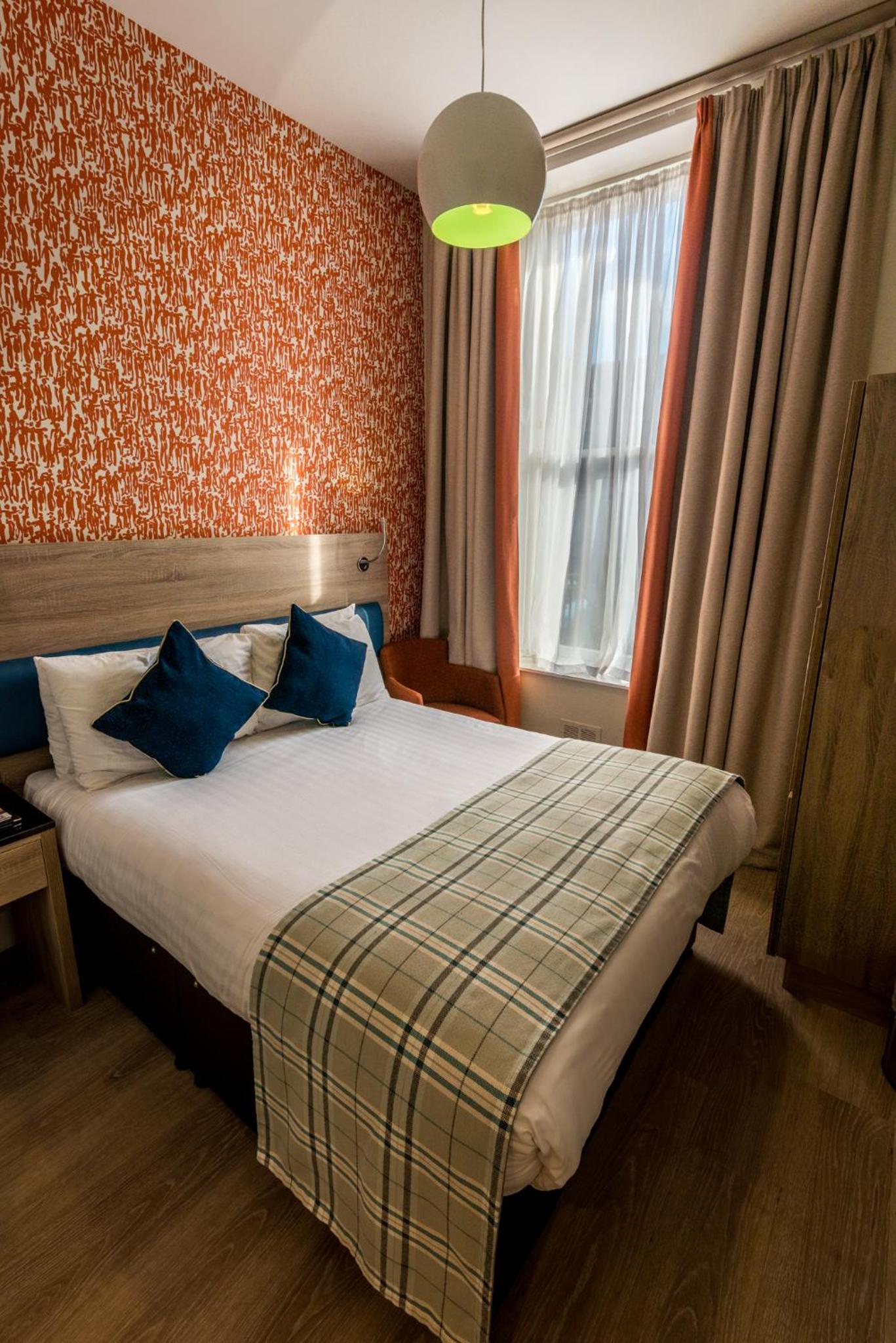 Double Room - Photo 6