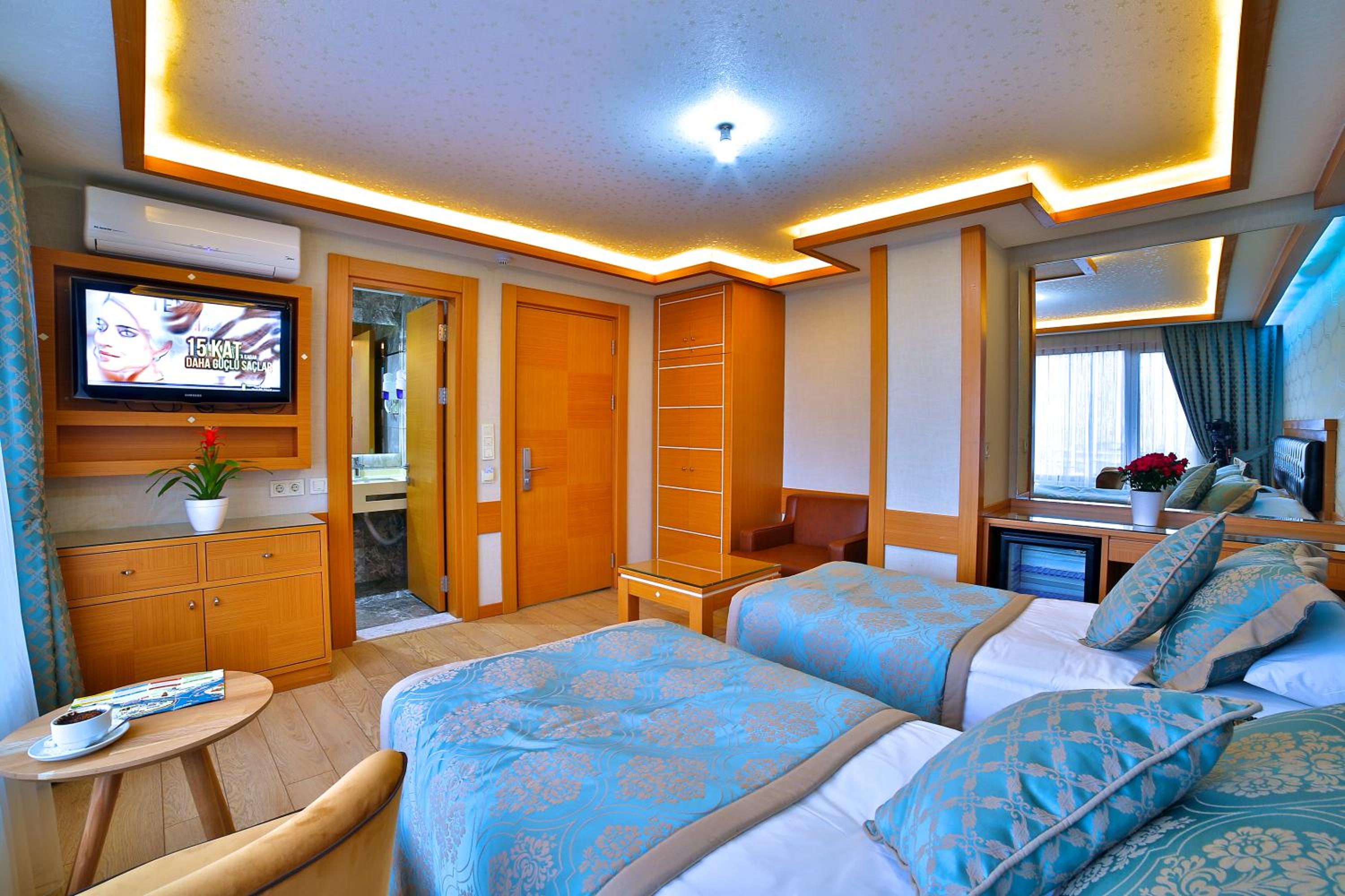 Deluxe Double Room with Sea View photo 2