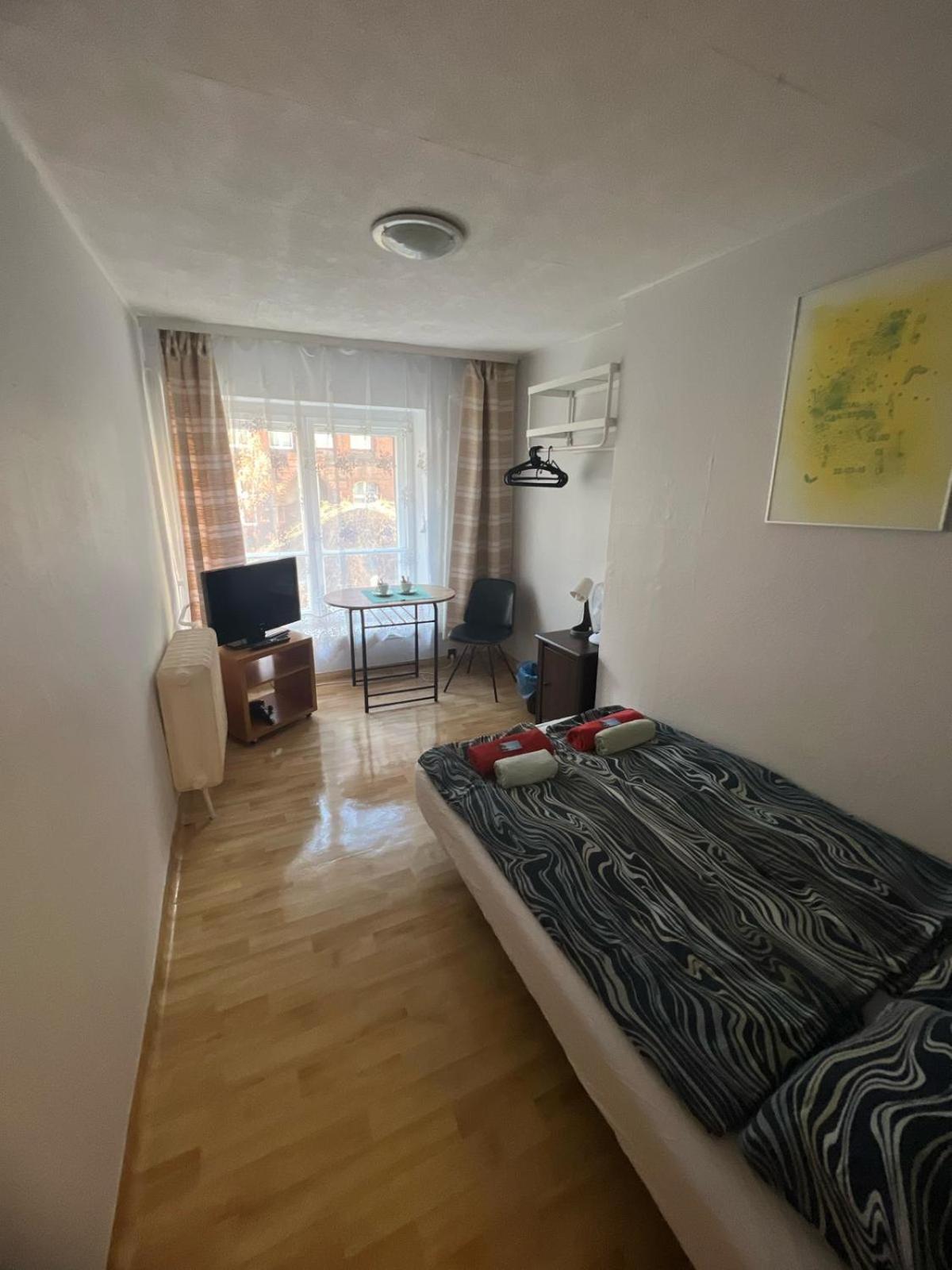 Small Double Room - Photo 3
