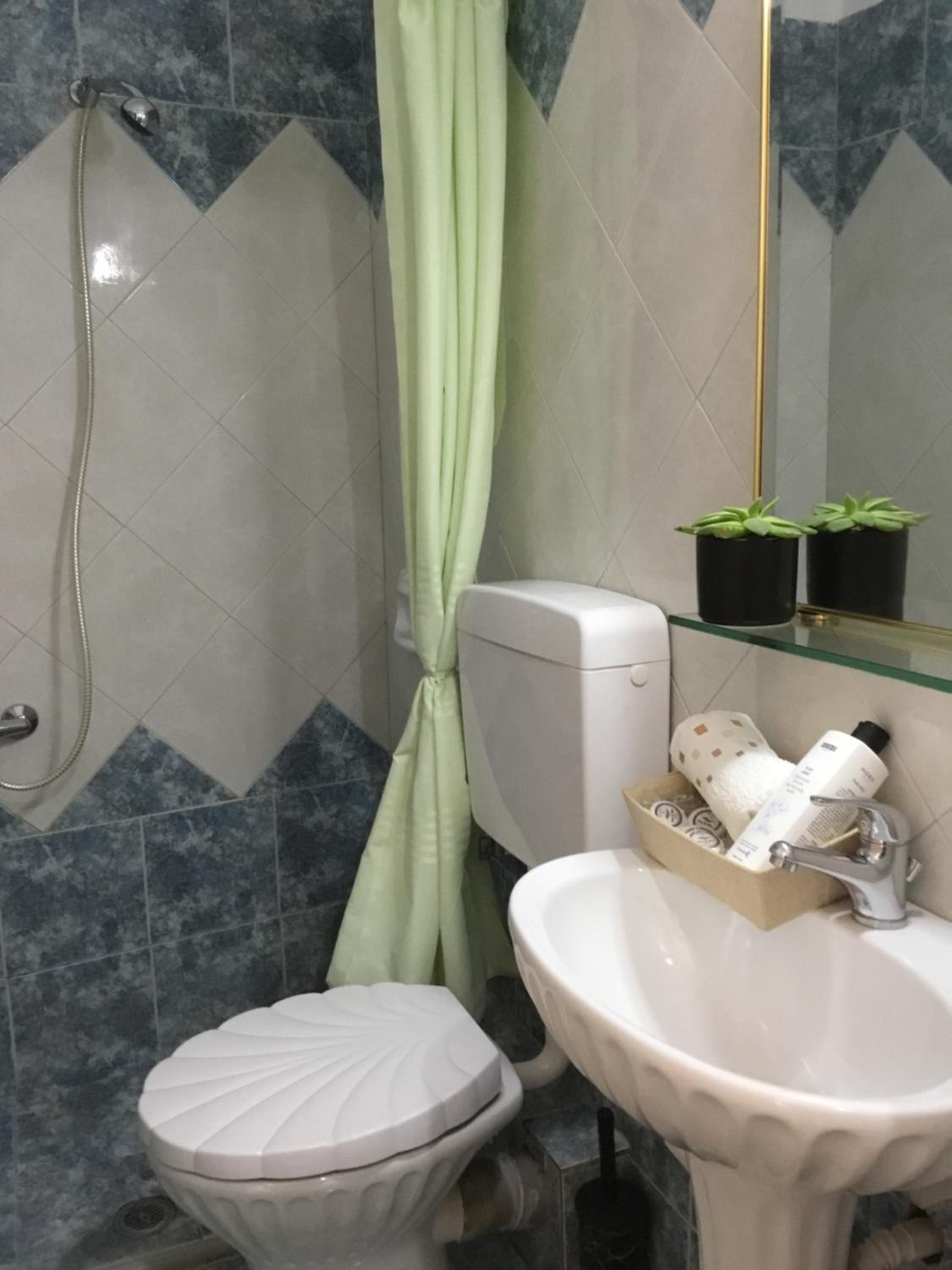 Standard Twin Room - Photo 7
