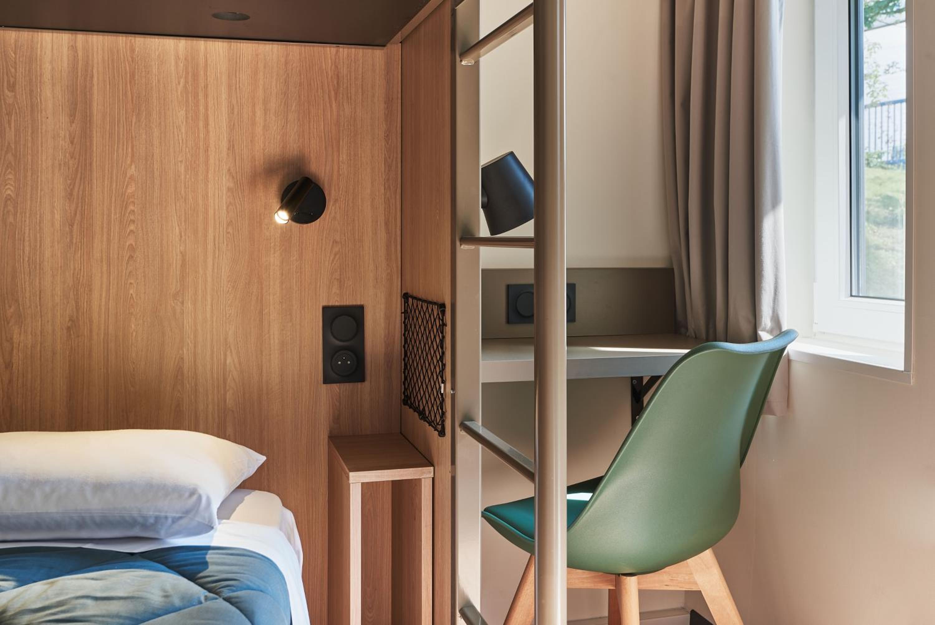 Standard Room - 1 Queen Bed - Photo 2