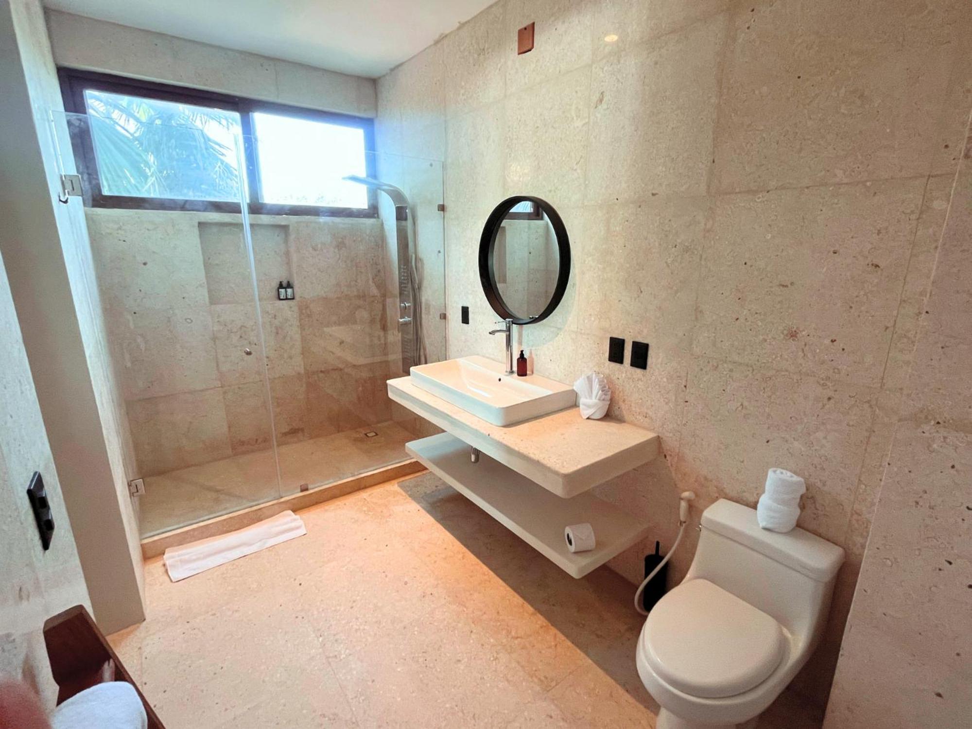 Deluxe Suite With Sea View photo 2
