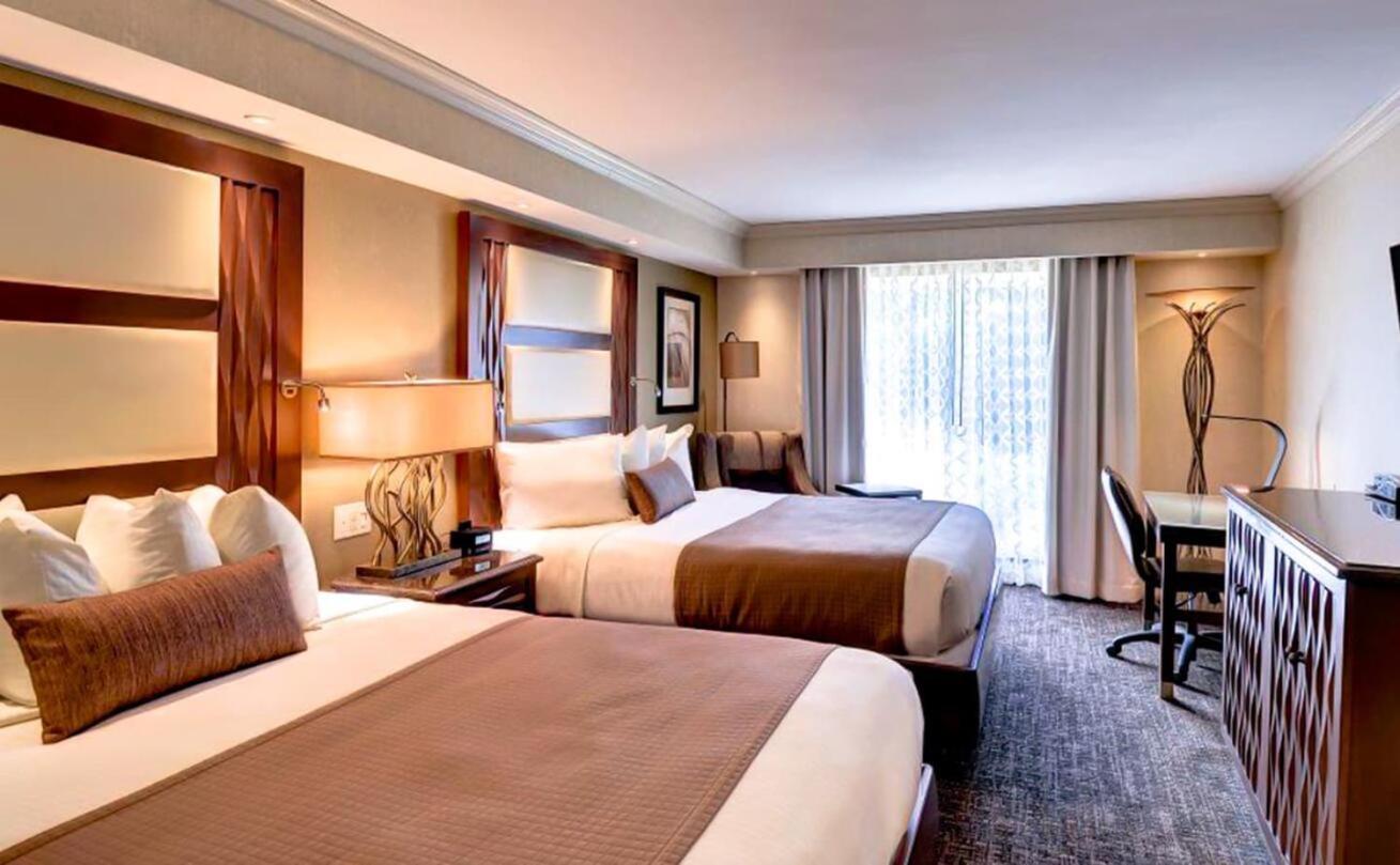 Queen Room with Two Queen Beds and Courtyard View - Photo 3