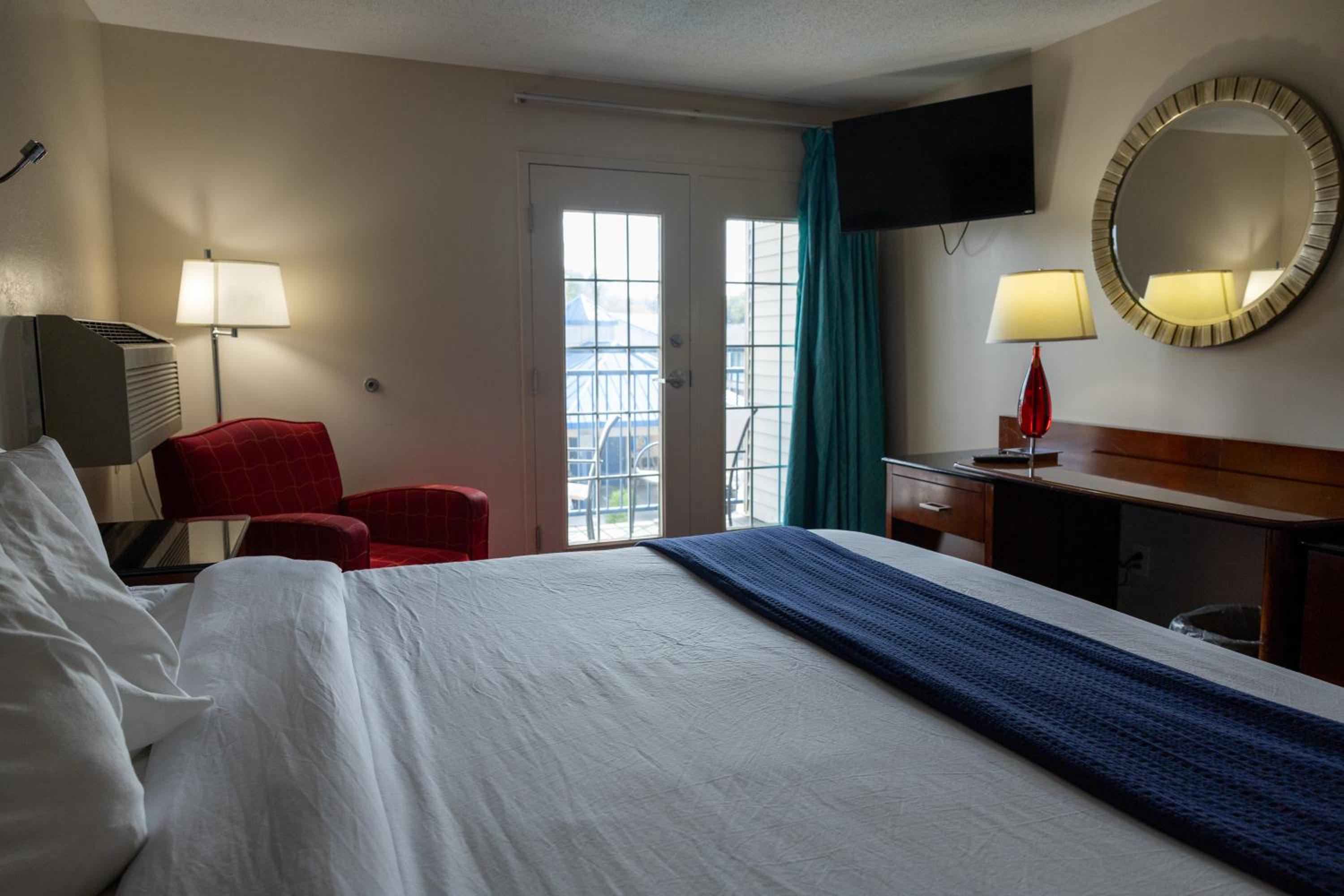 King Room with Balcony photo 2